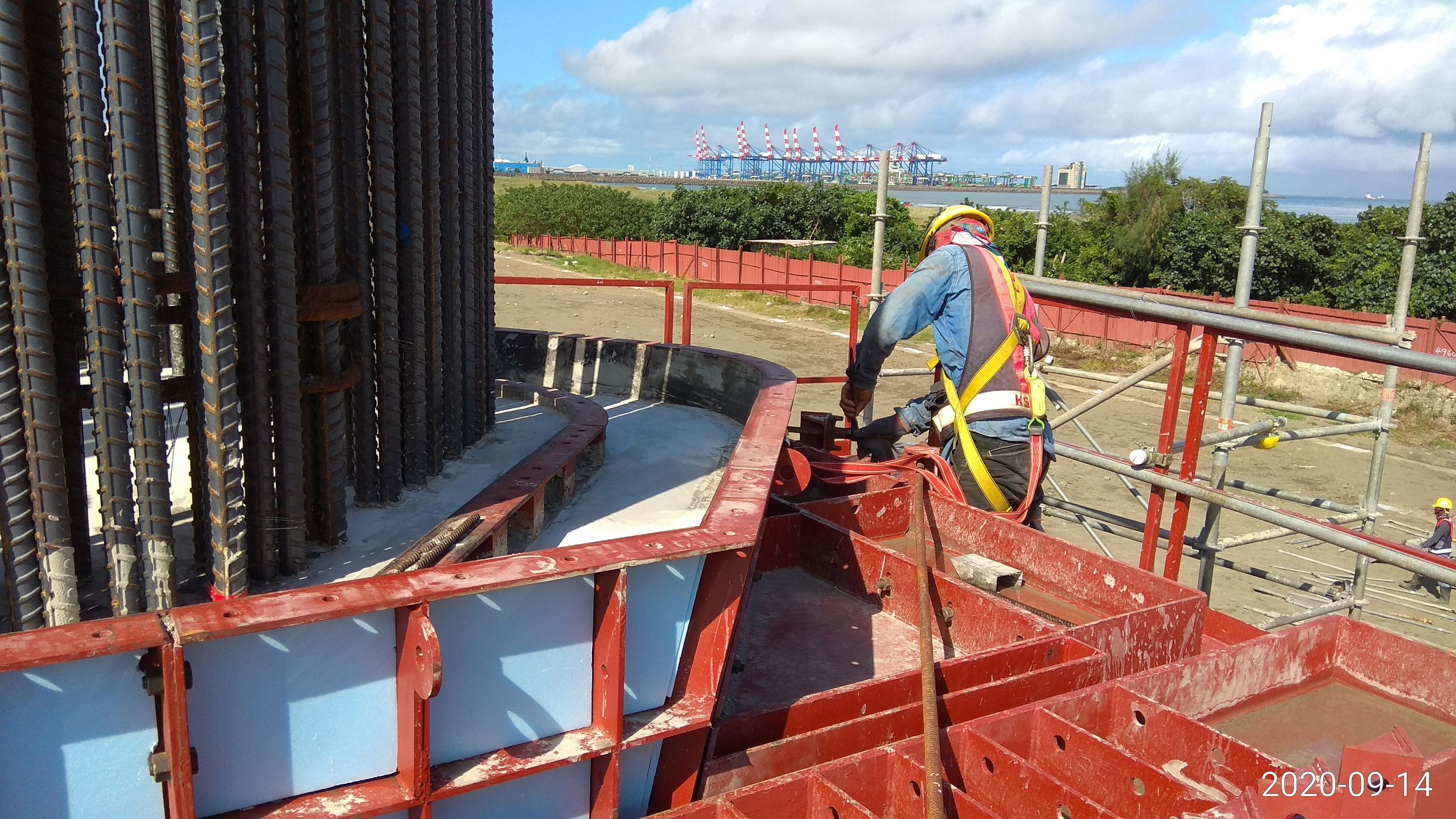 八里端墩柱第二昇層拆卸鋼模