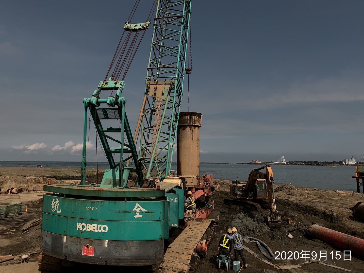 八里端基樁挖掘