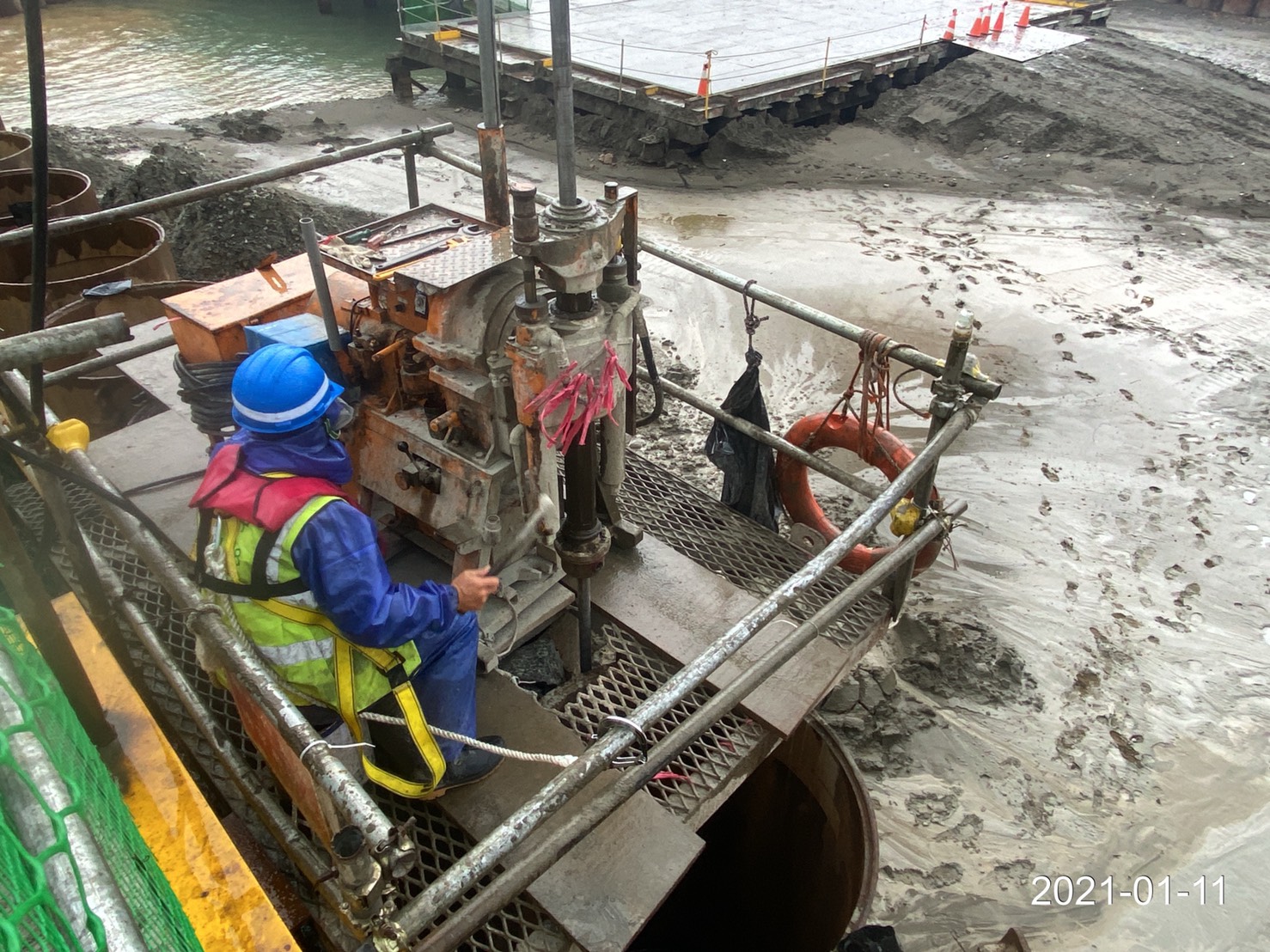 河中段P130鋼管板樁継手JSG止漏灌漿