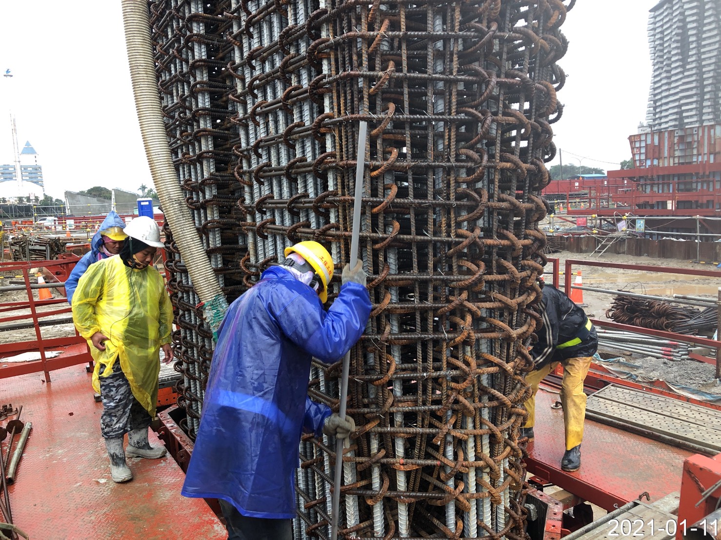 淡水端橋墩墩柱牆身SCC自充混凝土澆置