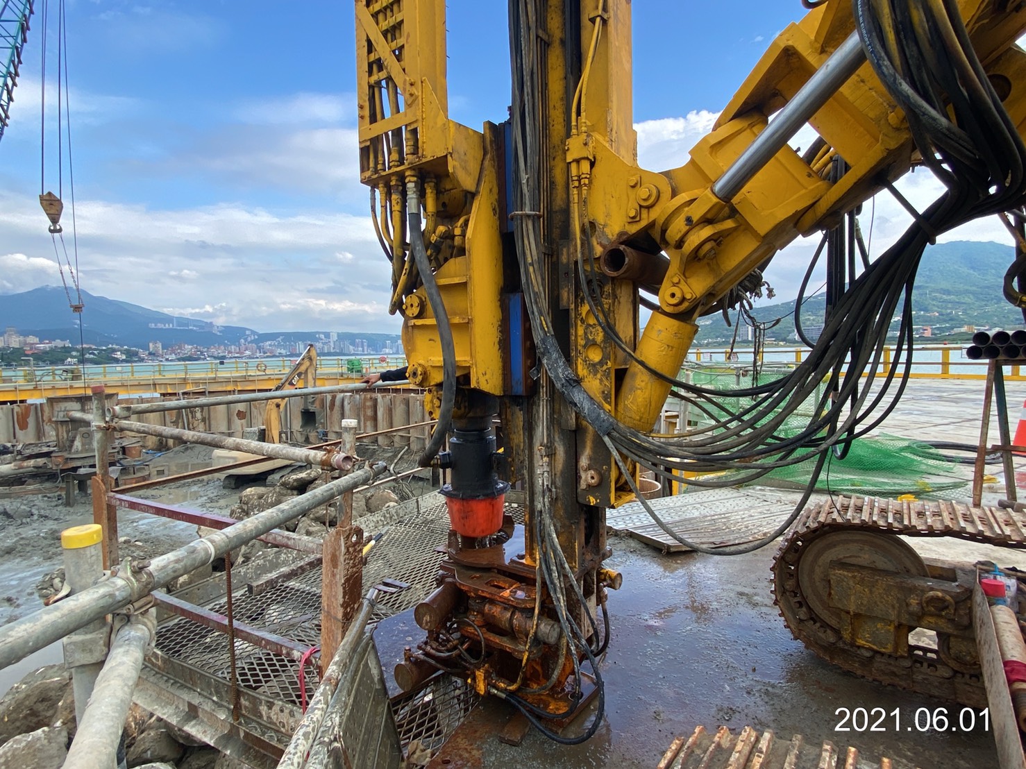 雙環塞低壓止水灌漿鑽堡鑽孔施工作業.