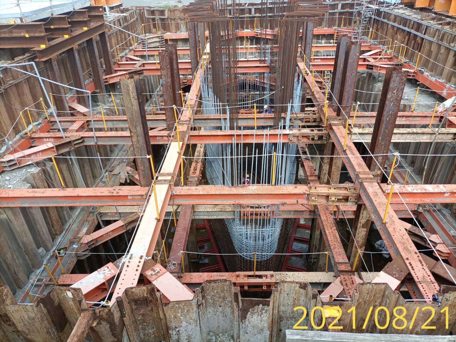 河中段墩柱鋼筋施工.