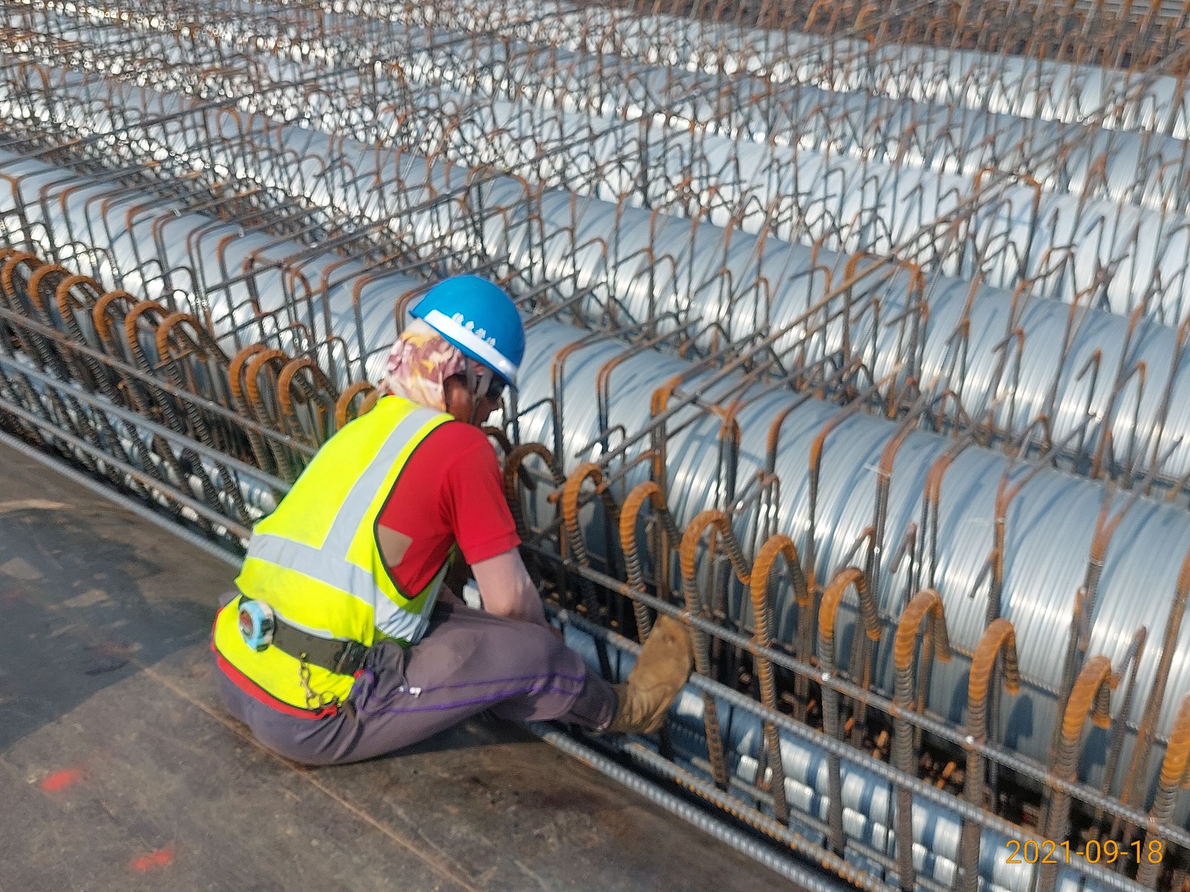 橋面版鋼筋組立.