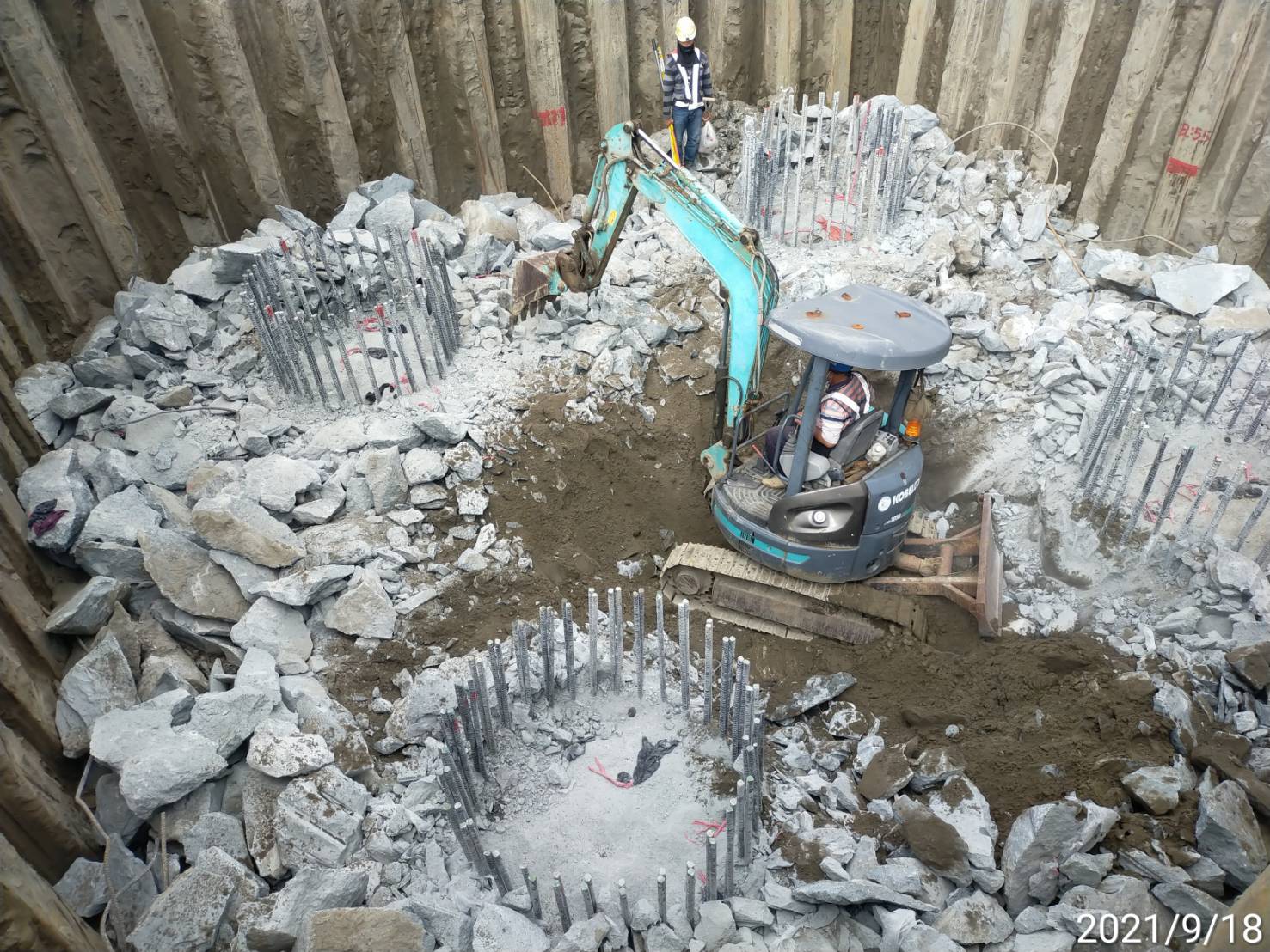 基樁樁頭打石處理.