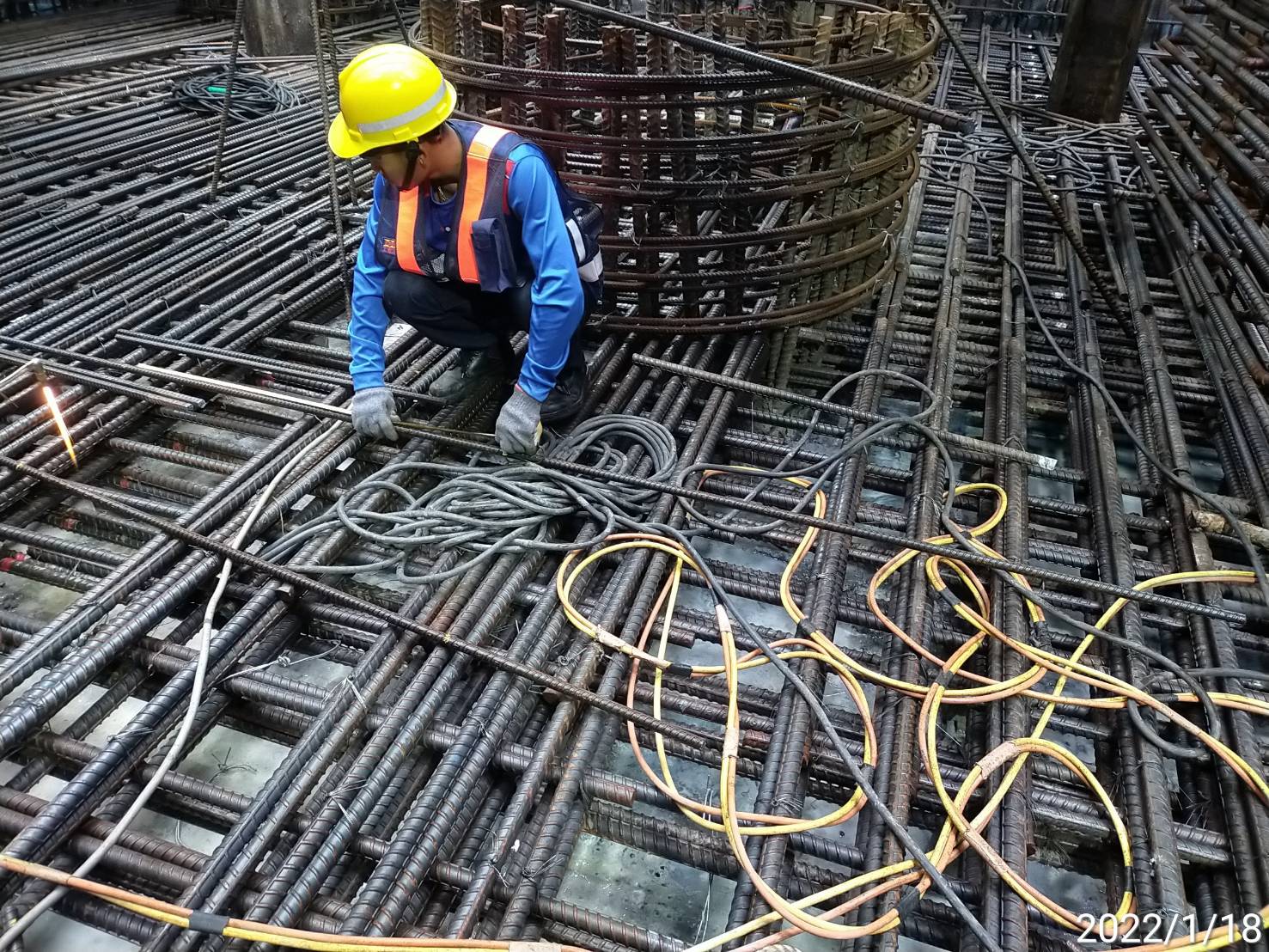 樁帽鋼筋綁紮.