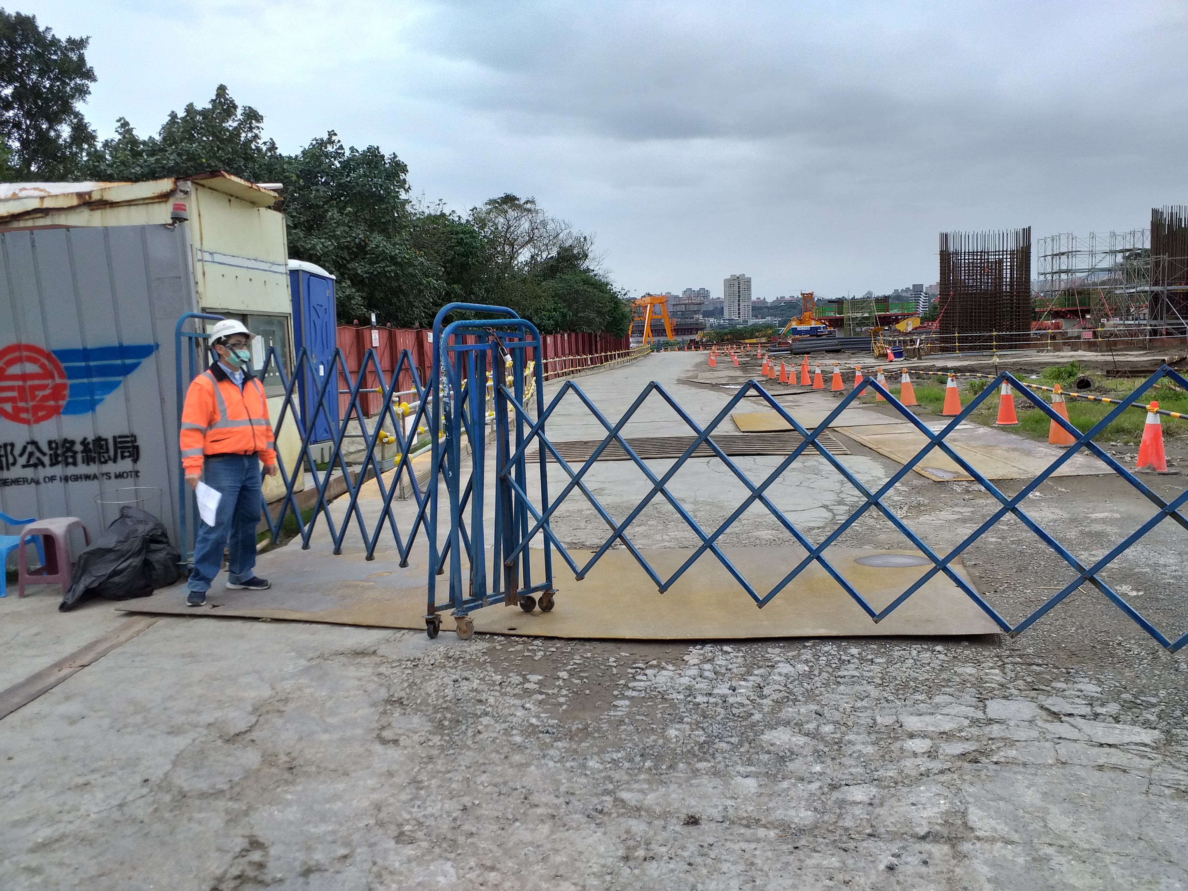 八里陸上段挖子尾街.