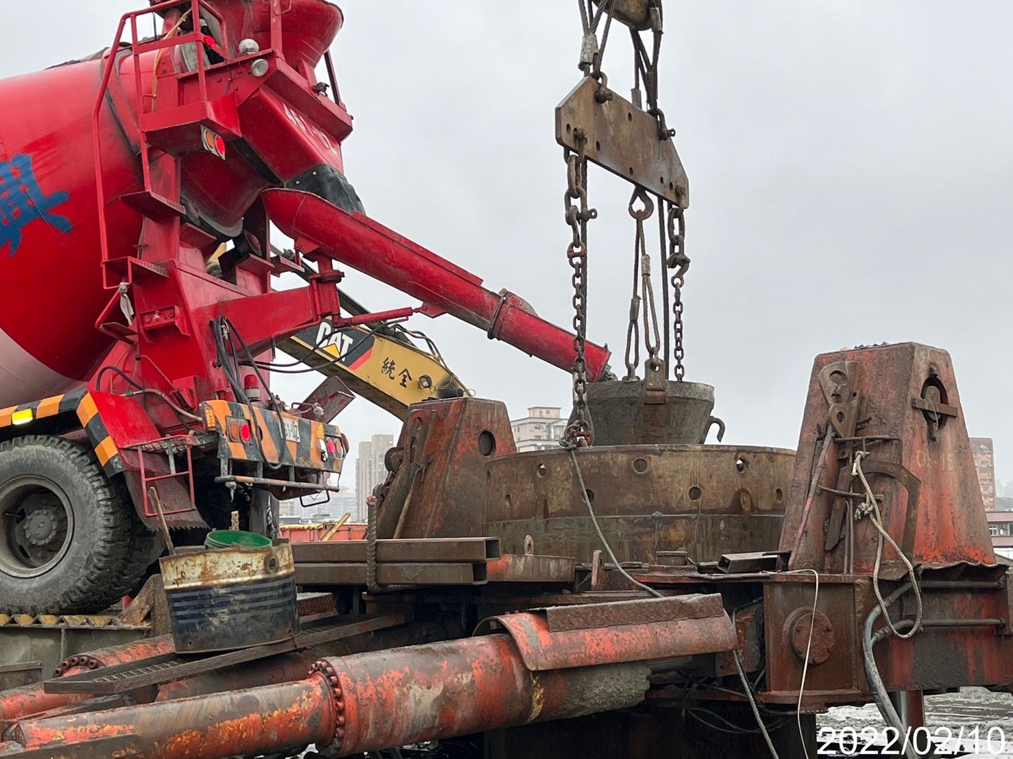 基樁混凝土澆置作業.