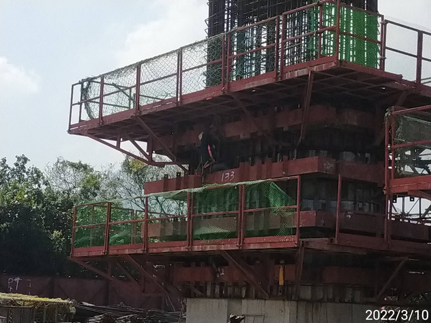 橋墩墩柱鋼模施工.