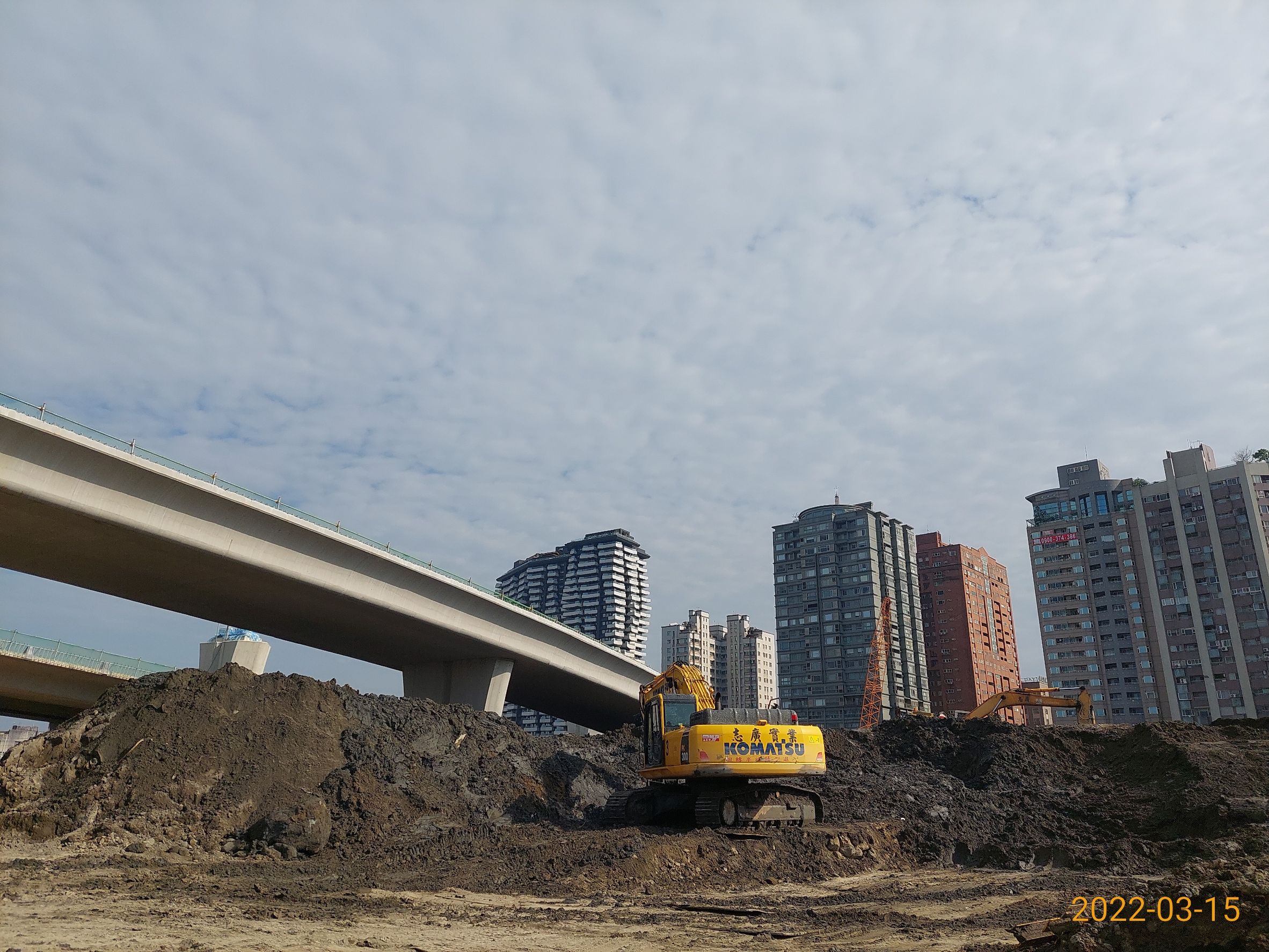 工區內土方清運.