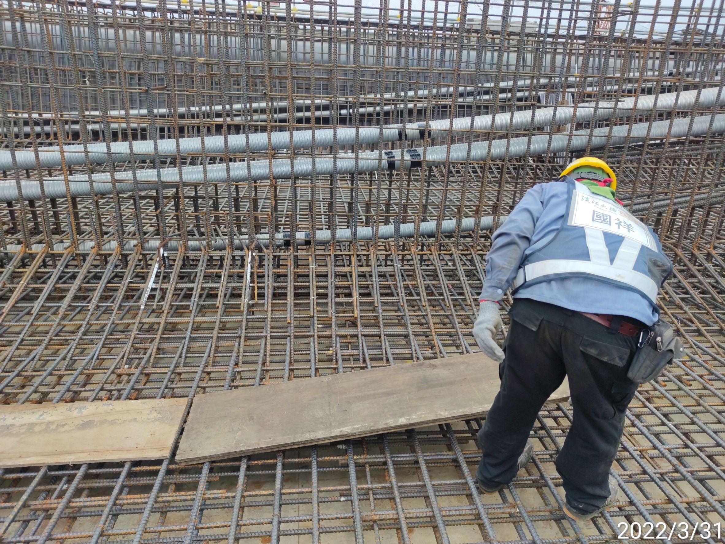 橋面版鋼筋施工.