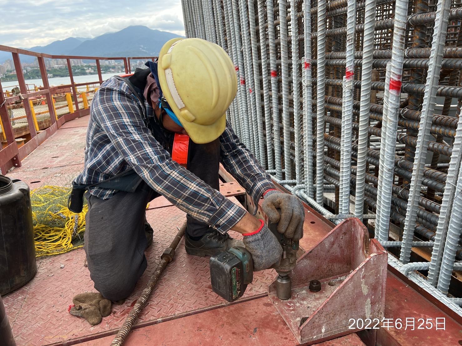 墩柱支撐架拆卸