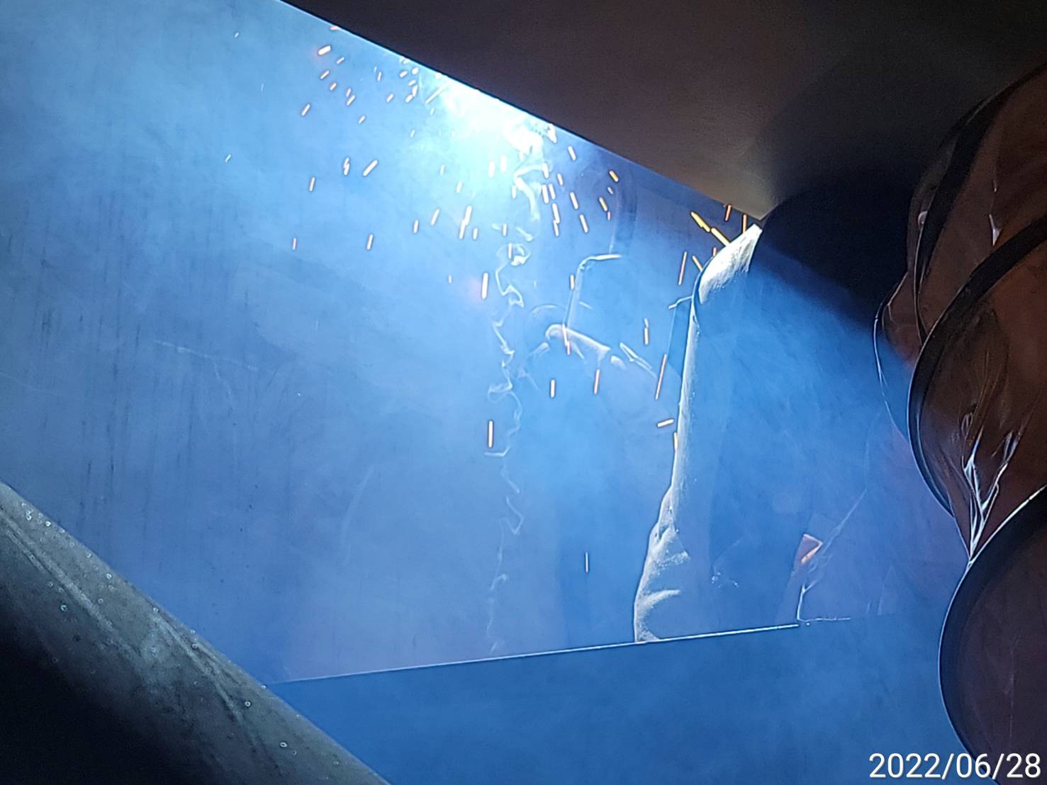 鋼節塊電銲作業