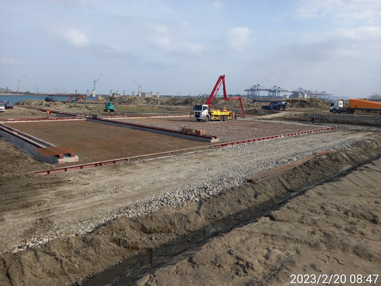 台北港鋼構組裝場整地、地坪澆置