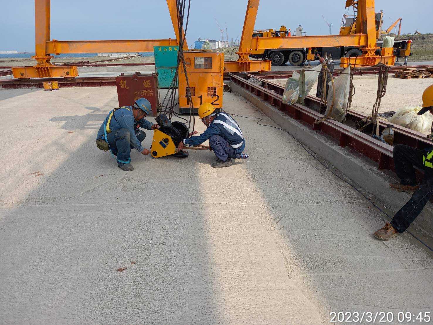 台北港鋼構組裝區天車調整