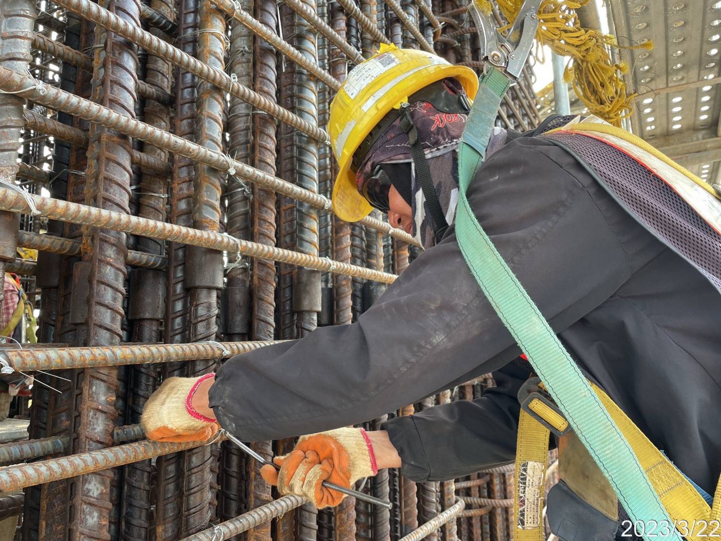 P16S墩柱第2昇層鋼筋綁紮