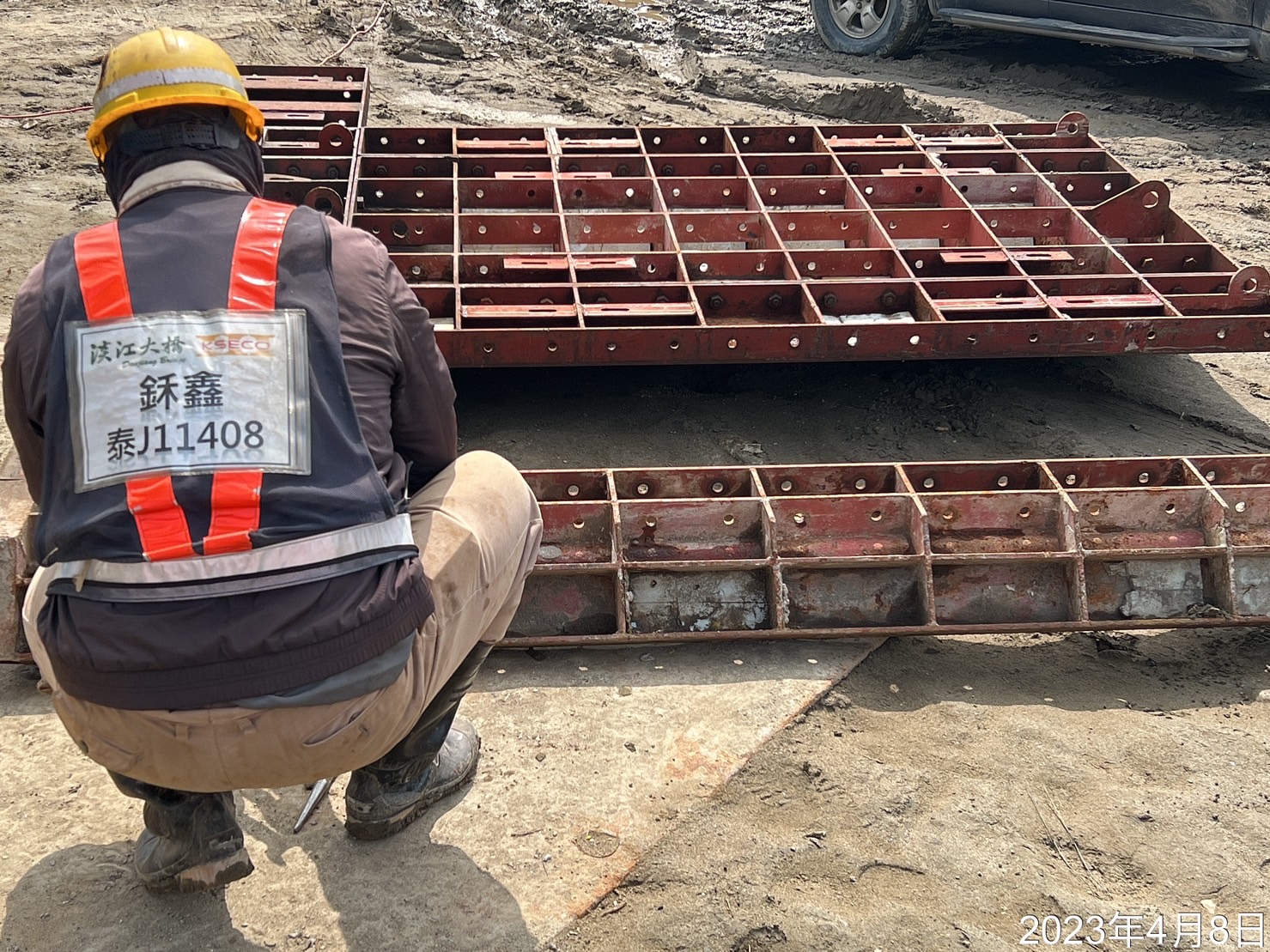 RL2P1墩柱第2昇層鋼模整理