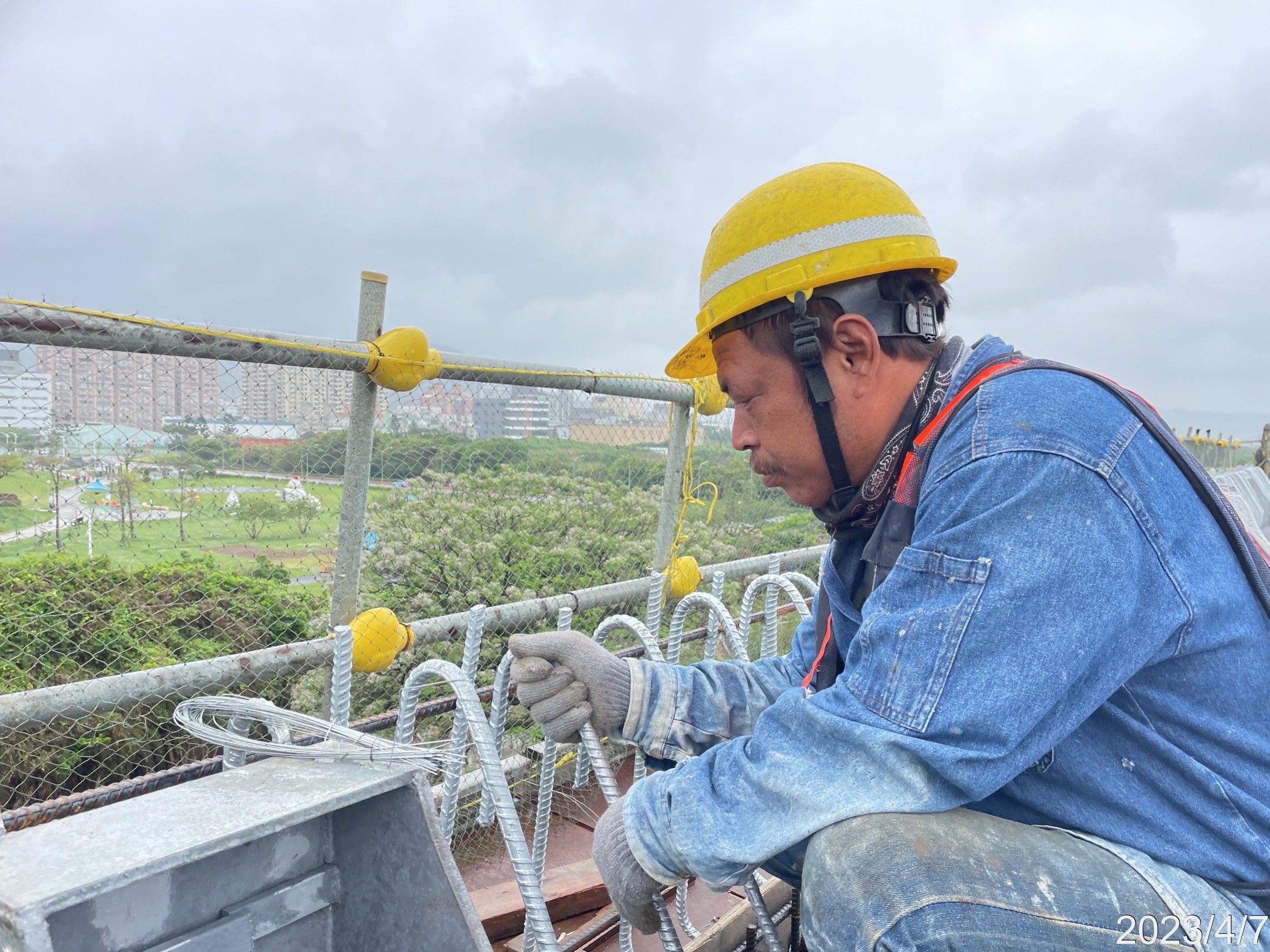 U2N-2場撐段頂版排水預埋件施作