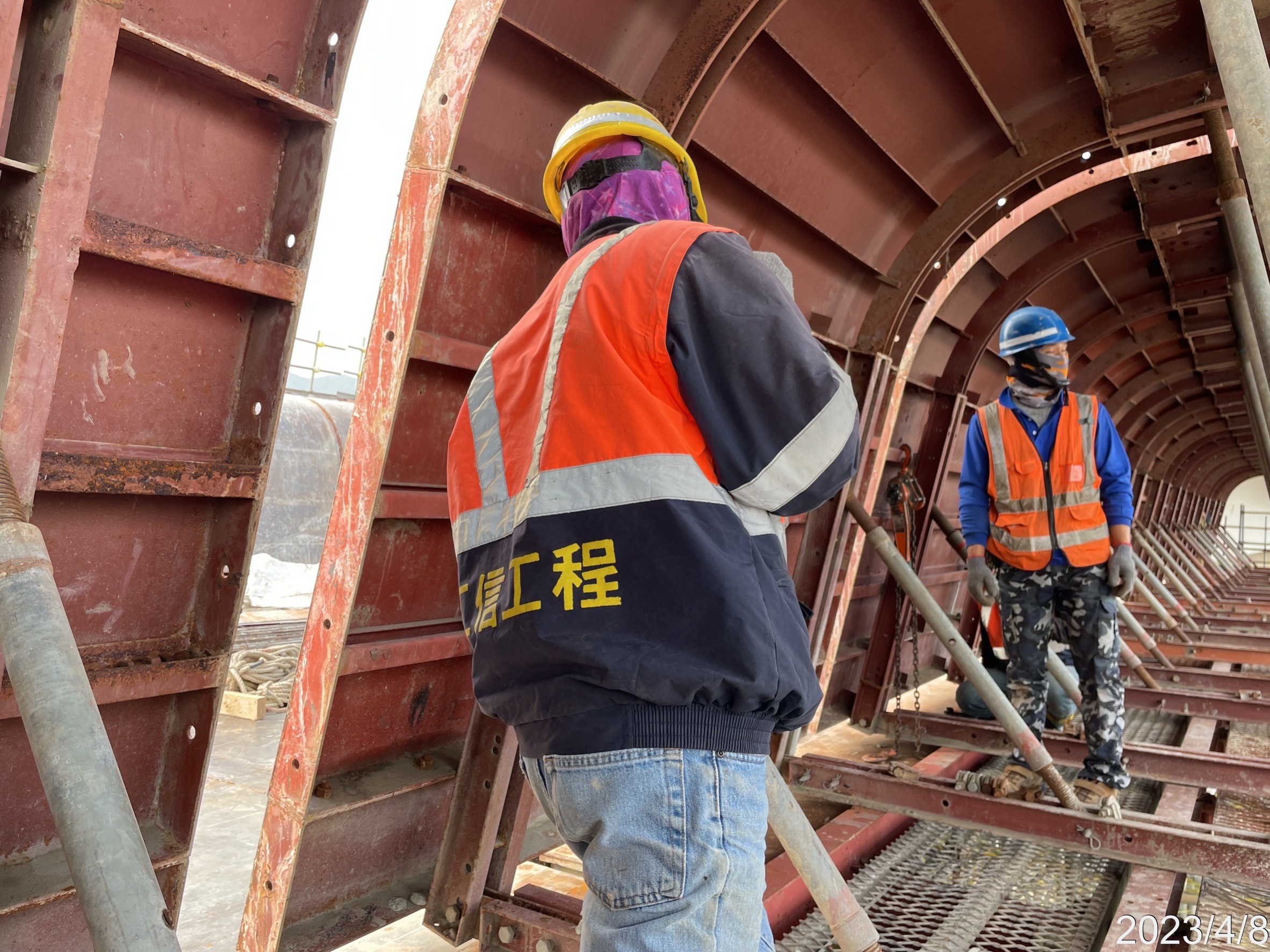 U3N-6場撐段底腹板鋼模調整