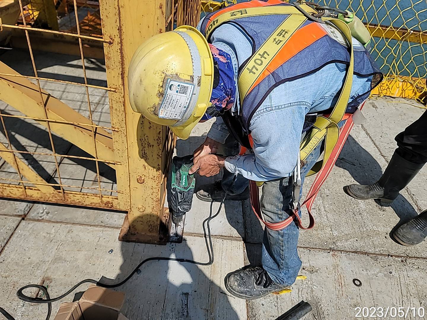 P120墩柱上下設備移位