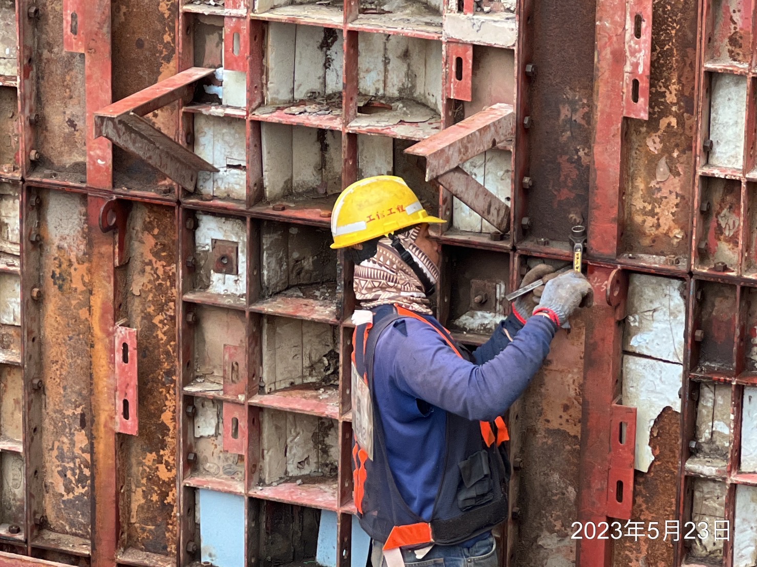 RR2P2墩柱第1昇層鋼模組立