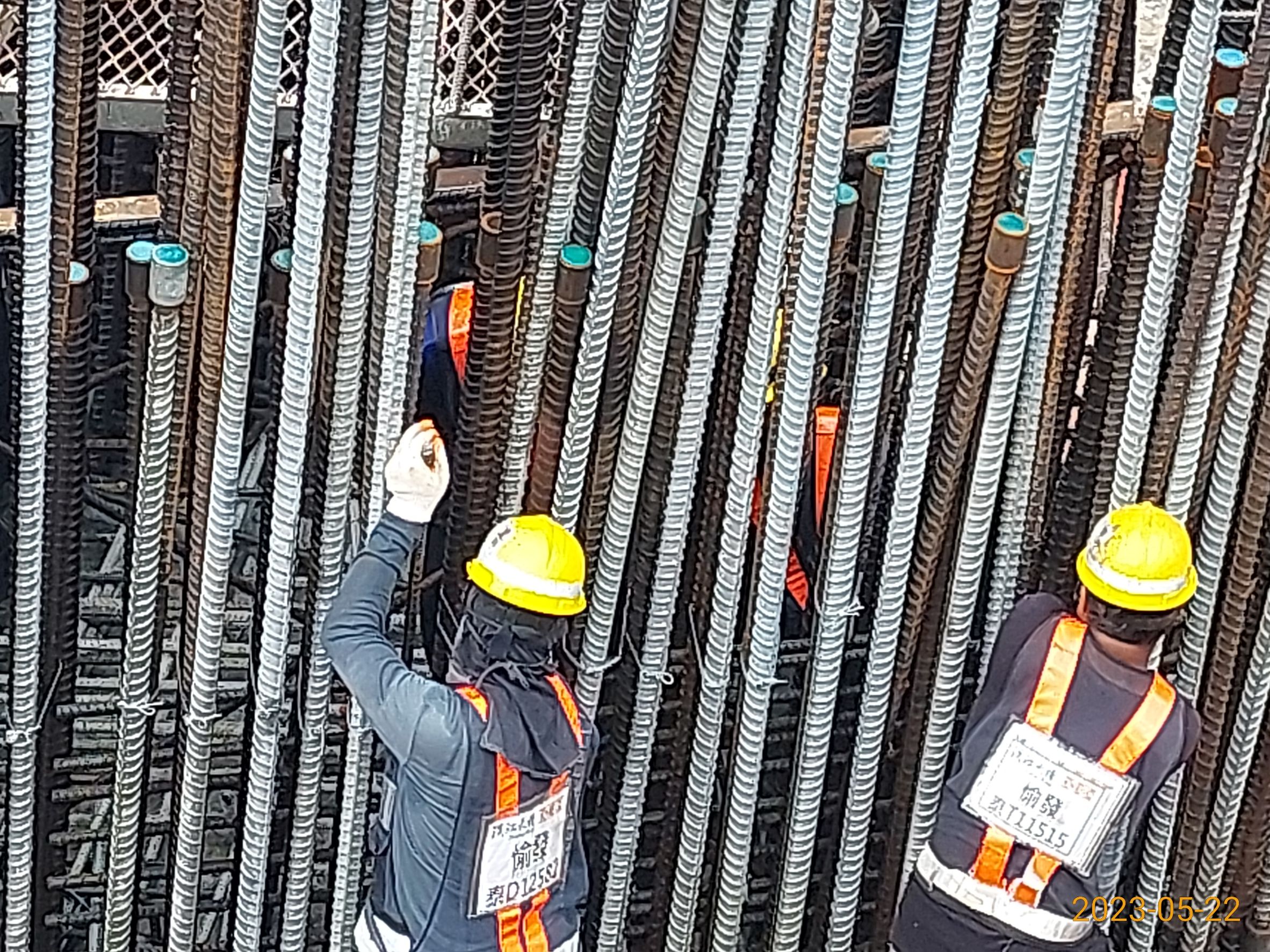 P160墩柱第4昇層鋼筋綁紮