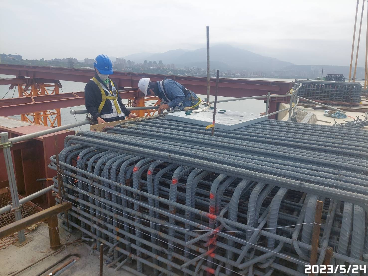 P100墩柱SK剪力榫安裝