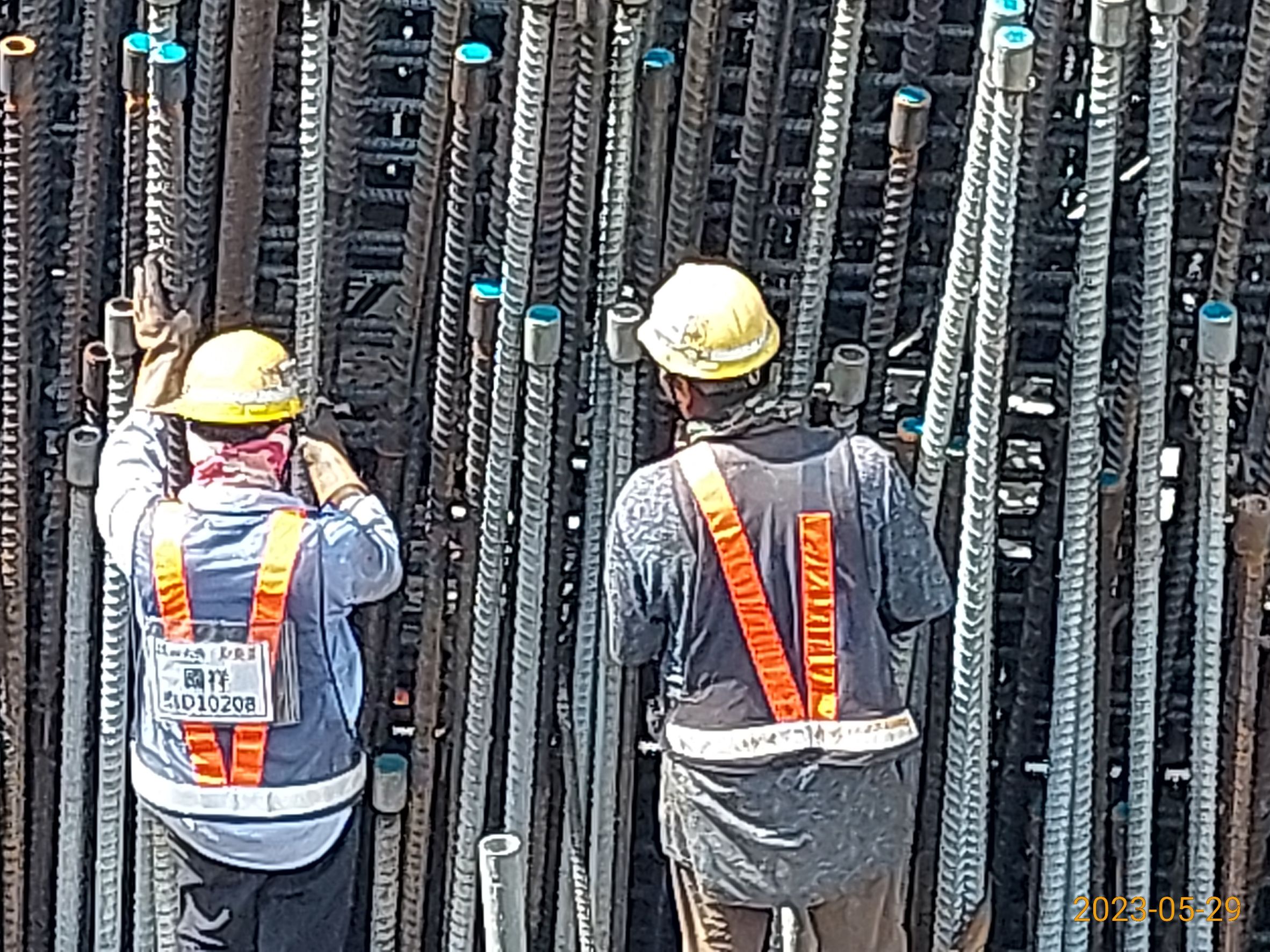 P160 墩柱第4昇層鋼筋綁紮