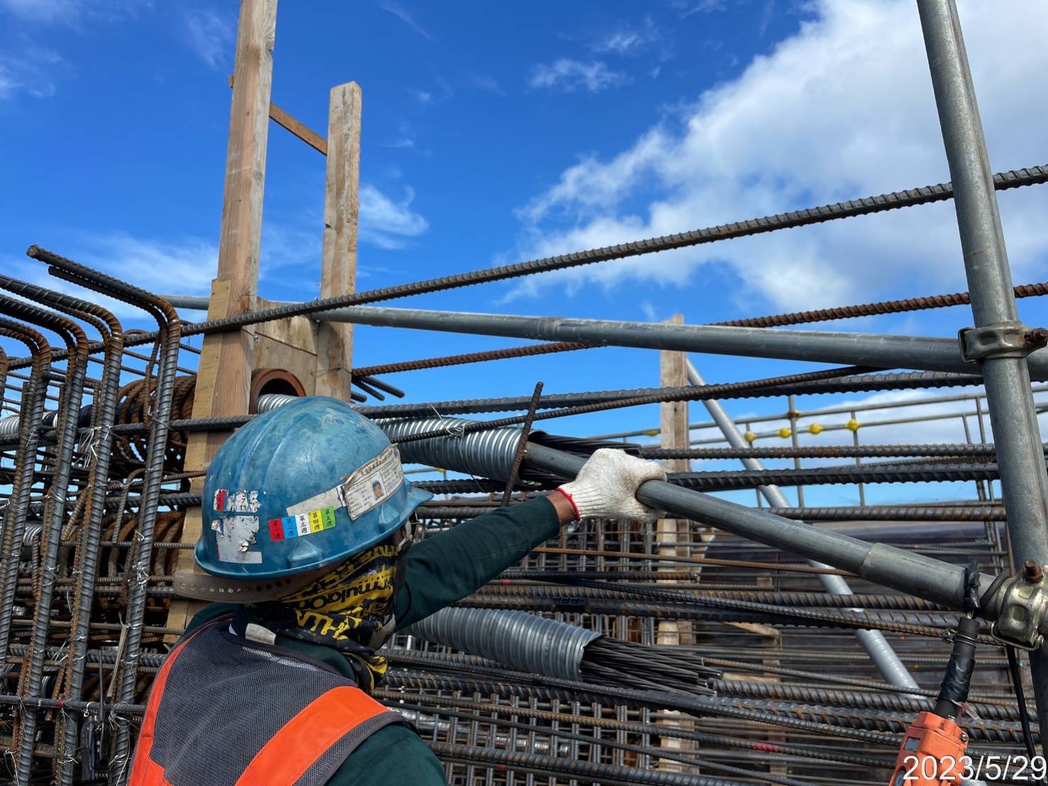 U3S-5場撐段腹翼版鋼絞線穿設