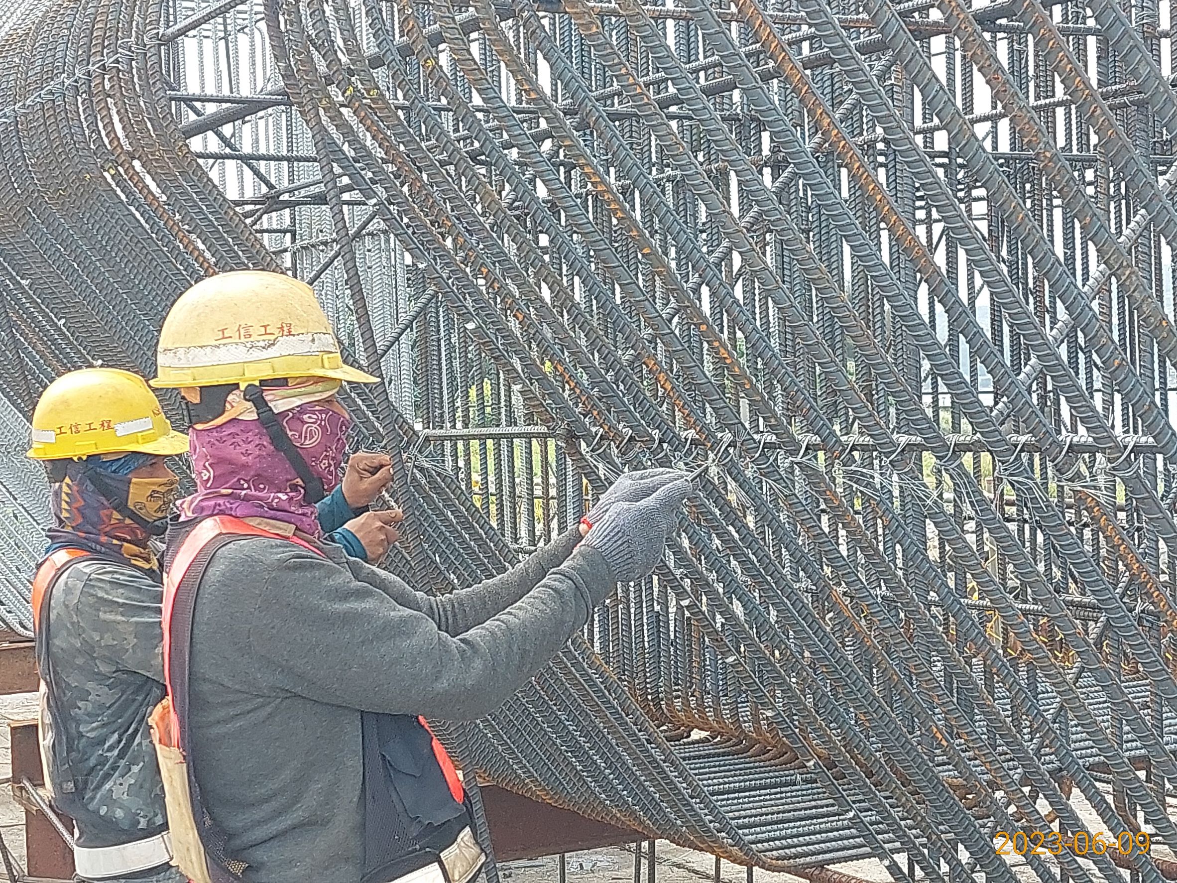 P18L墩柱鋼筋樣架施作