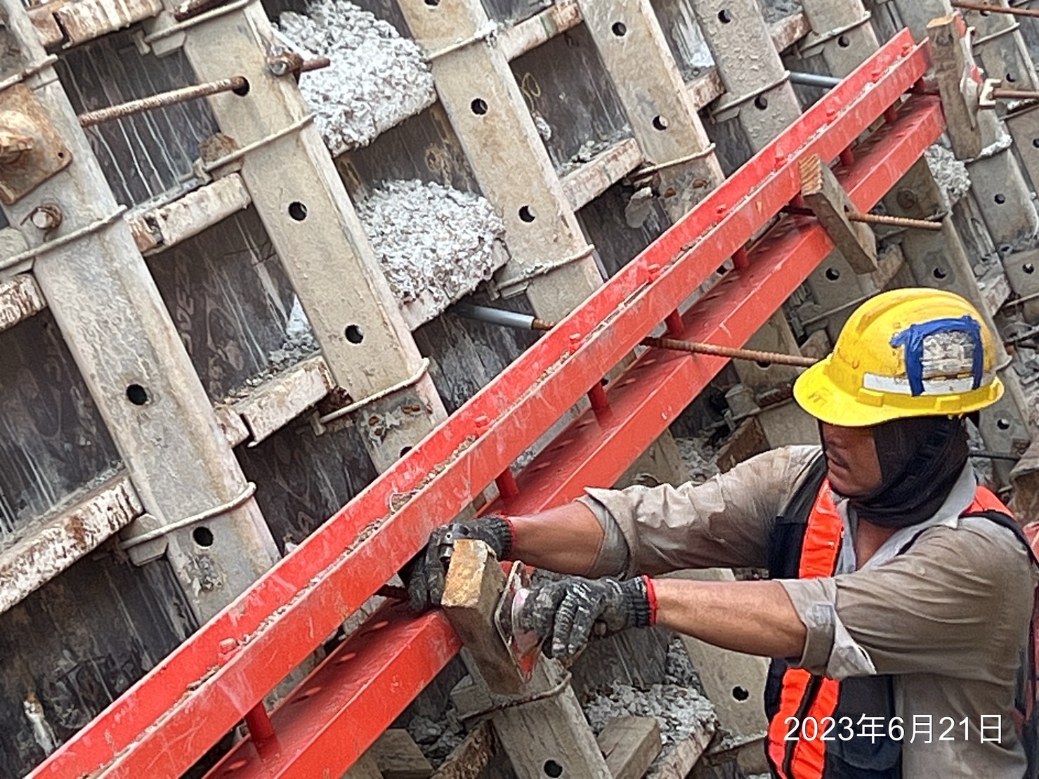 BL2W2擋土牆模板拆除
