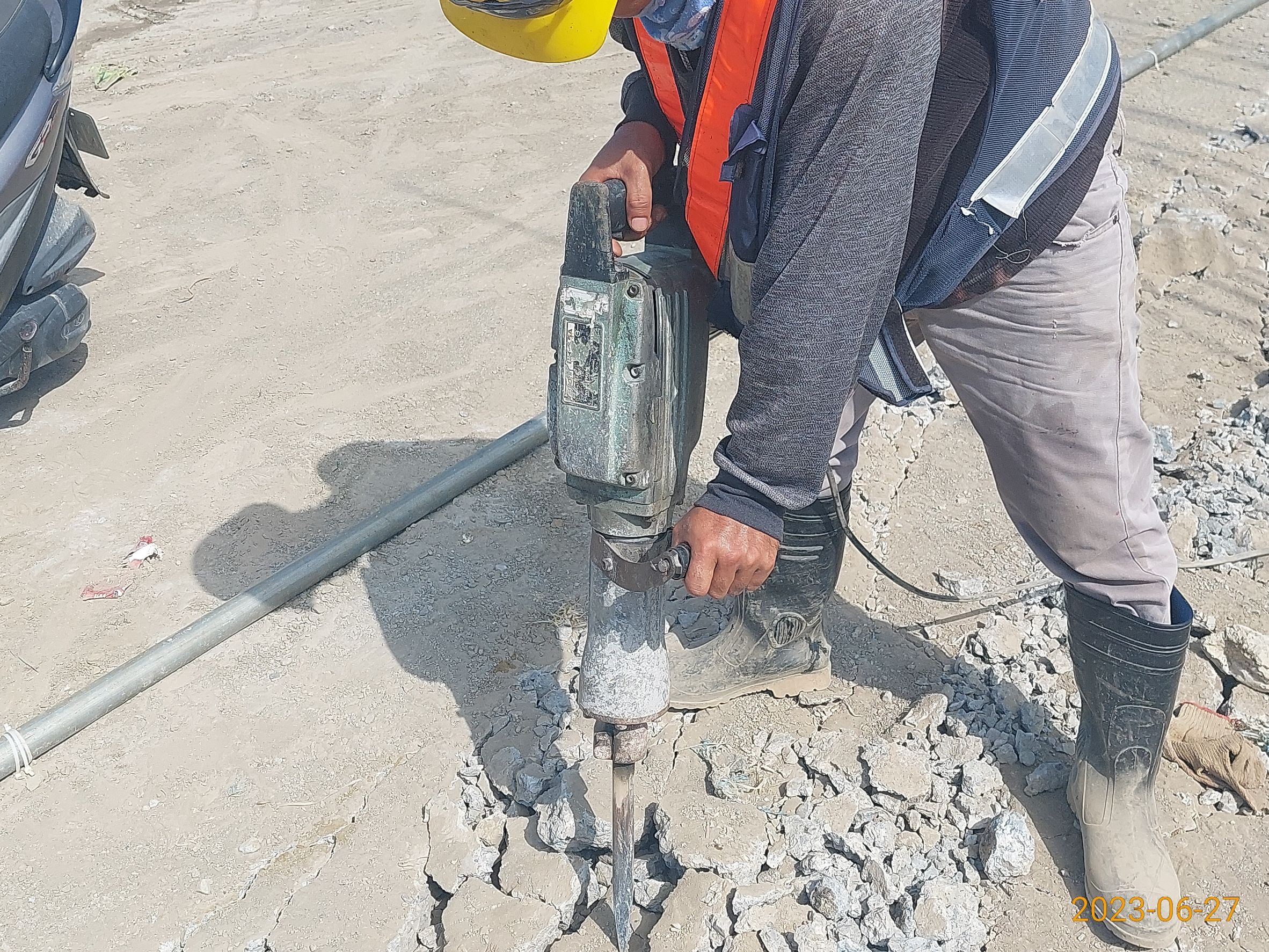 RR3A1橋台PC鋪面打除