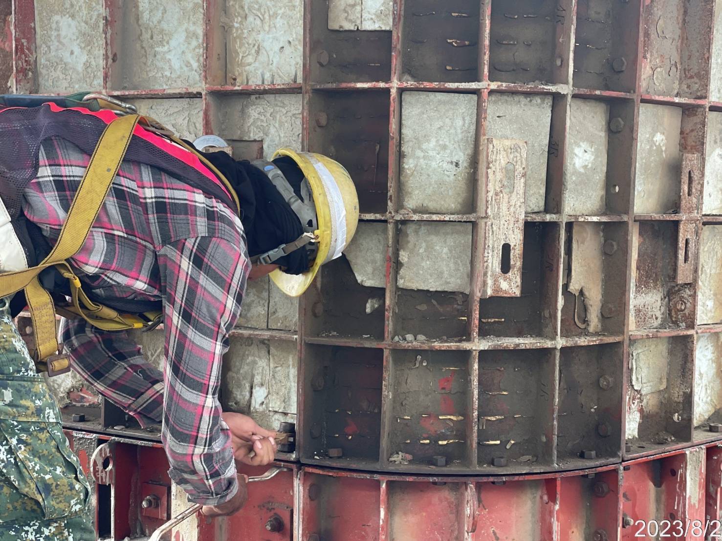 RR2P1墩柱第2昇層鋼模組立