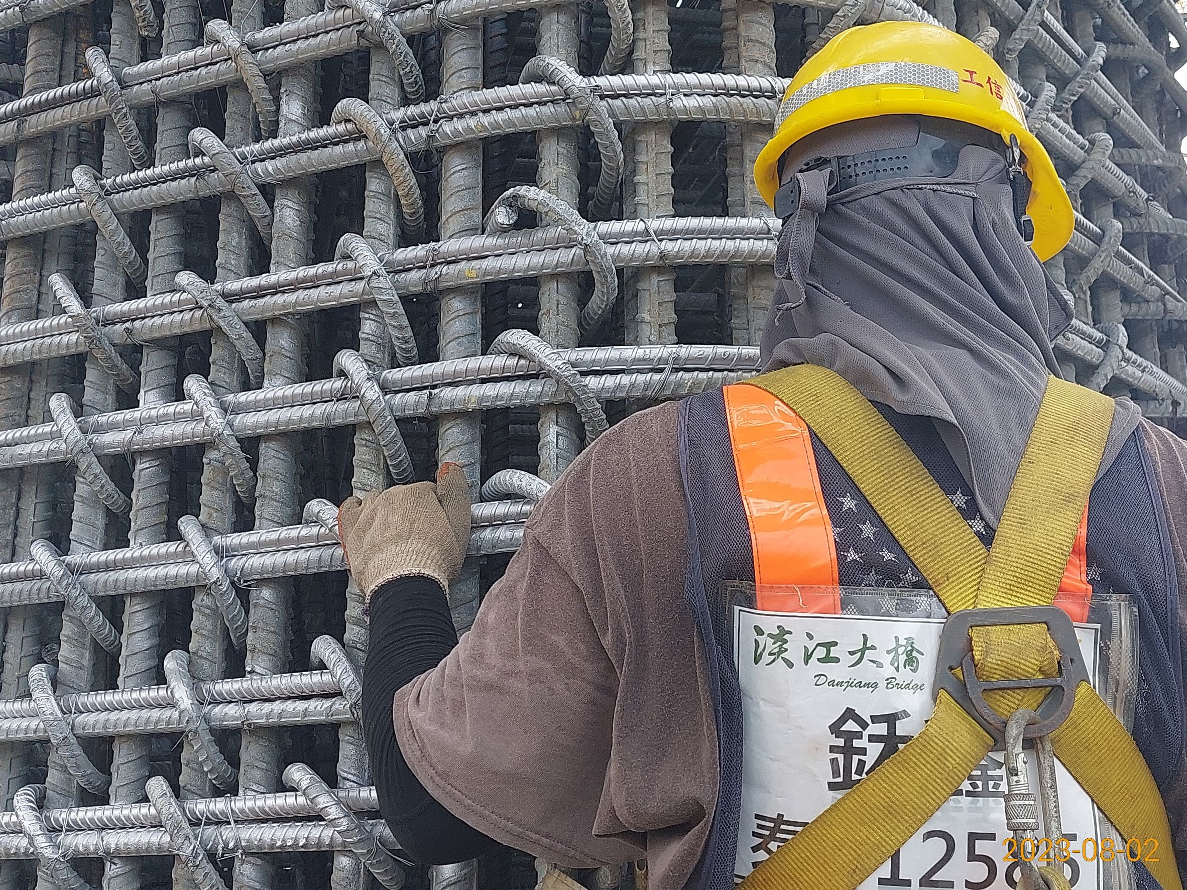 P19S墩柱第5昇層鋼筋綁紮