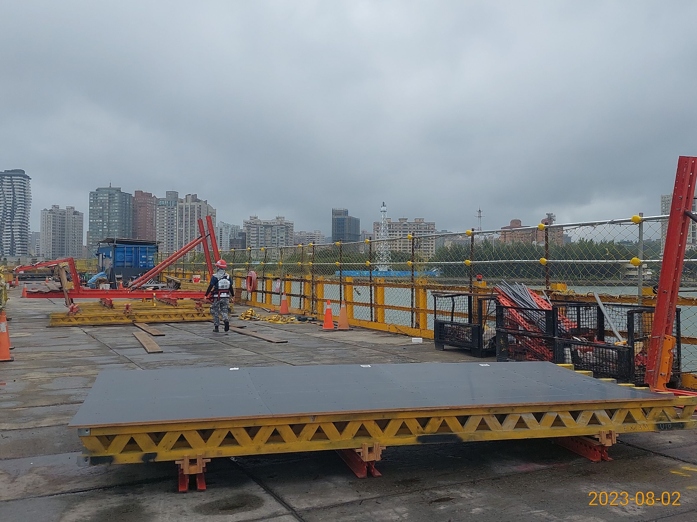 U10B節塊外模組立