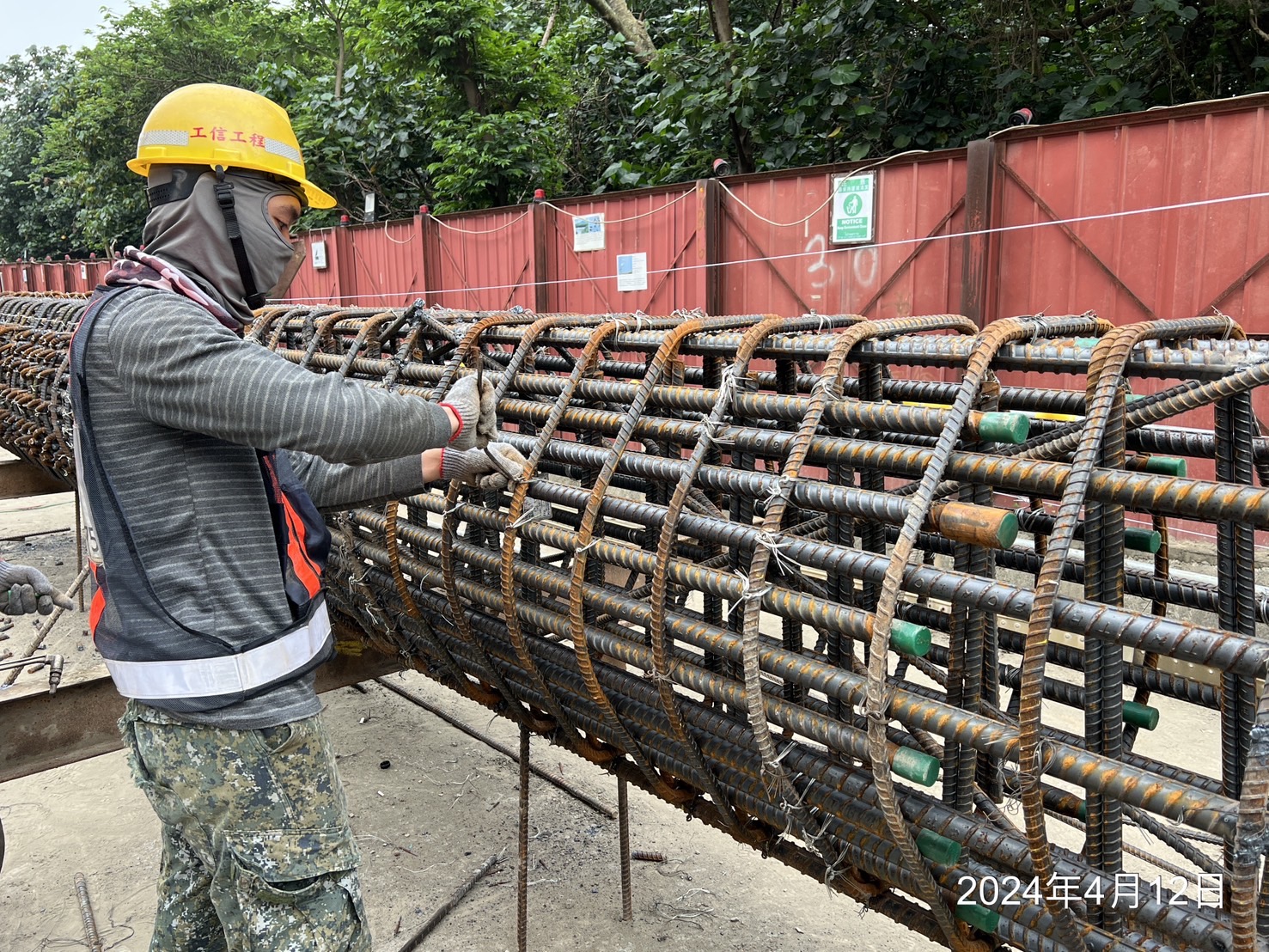 BLEP4墩柱鋼筋地面組立