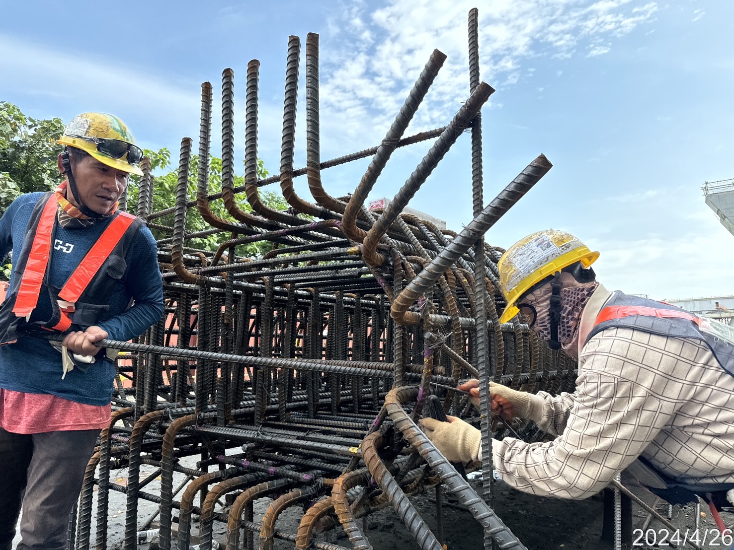 BL1P1墩柱鋼筋地面組立及加工