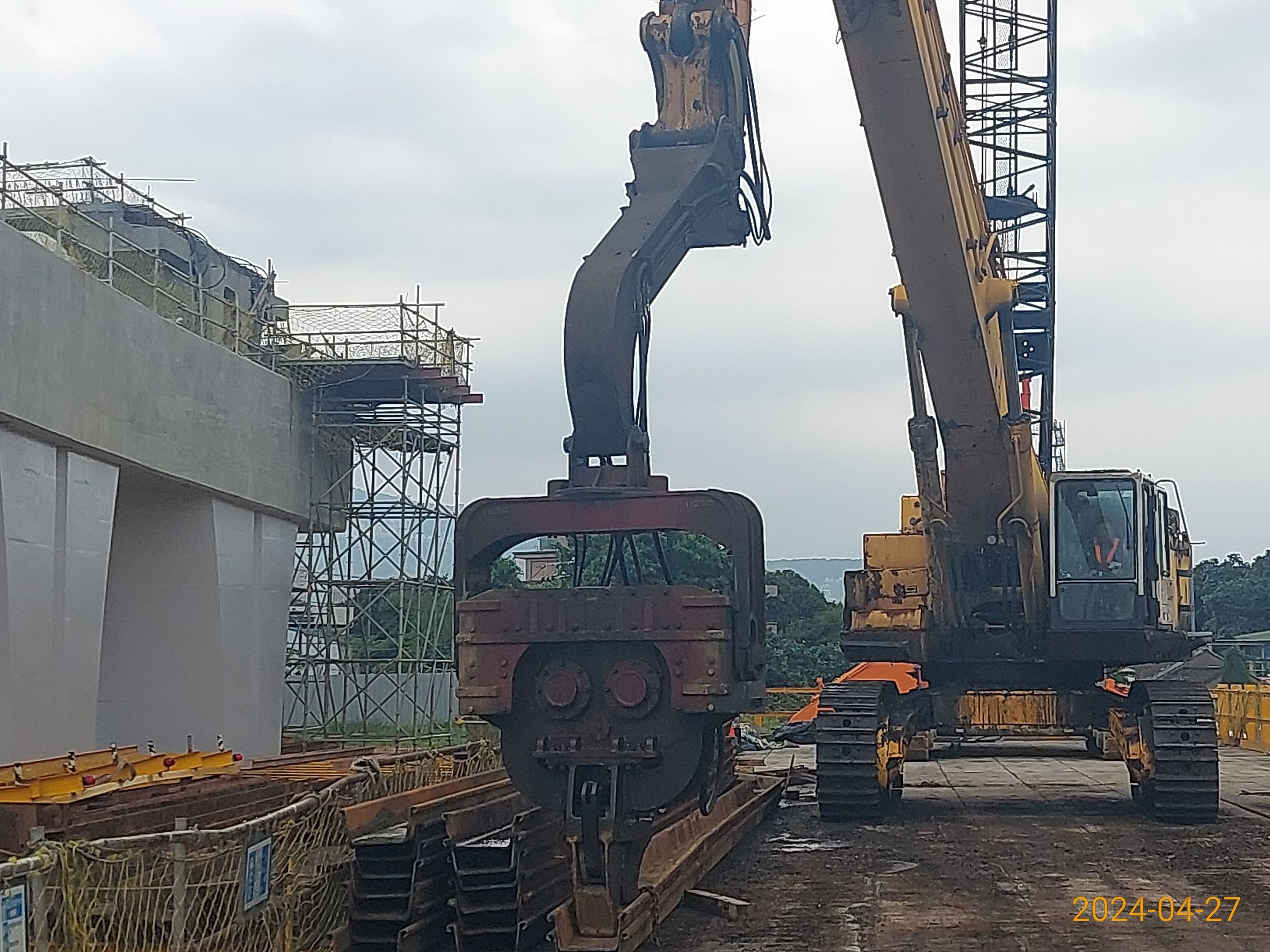 P18場撐箱梁構台施作