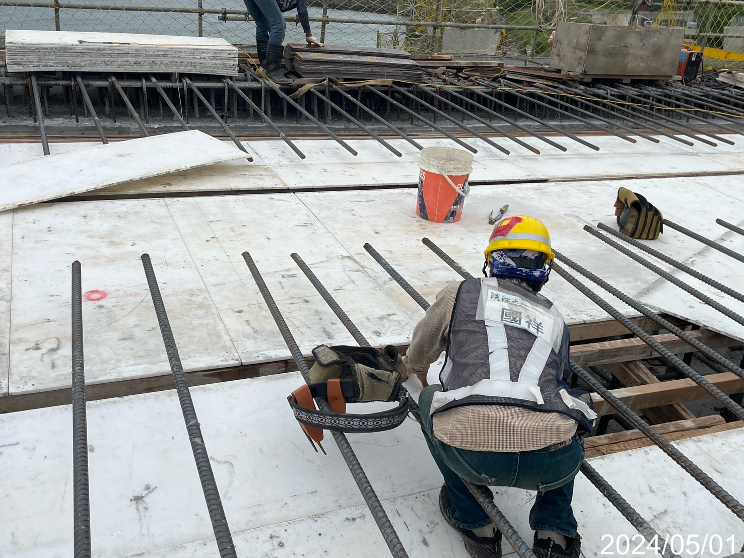 L05-1場撐箱型梁頂版模板組立