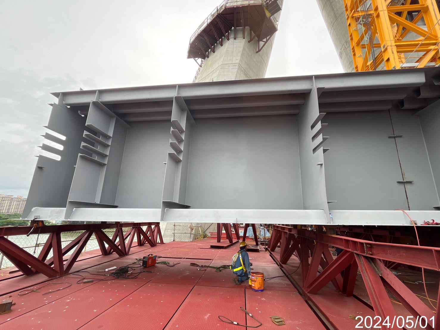 主塔TA節塊板片進場