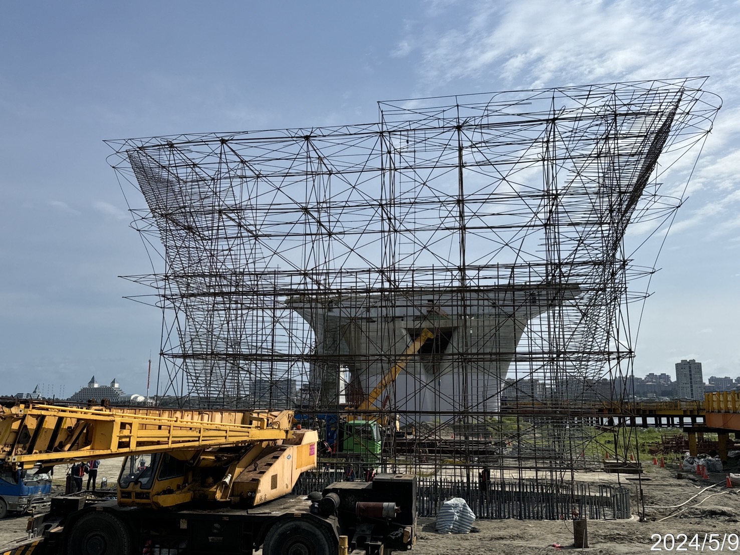 P17墩柱鋼筋綁紮