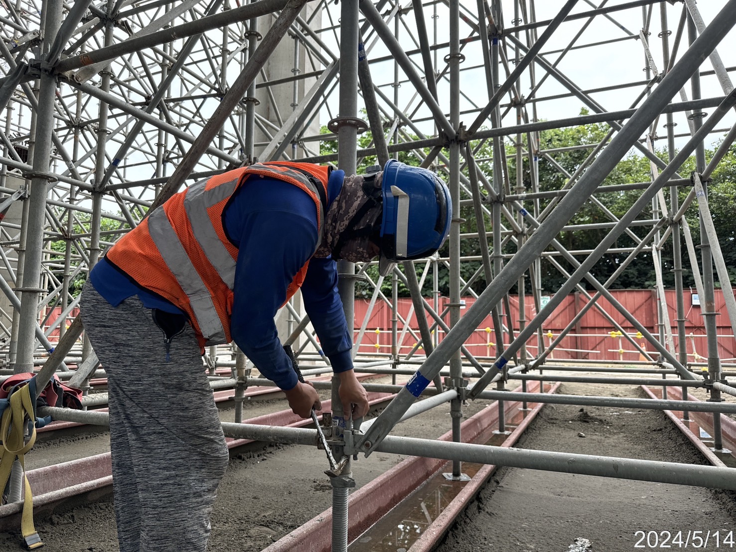 BL1B場撐段支撐架組立