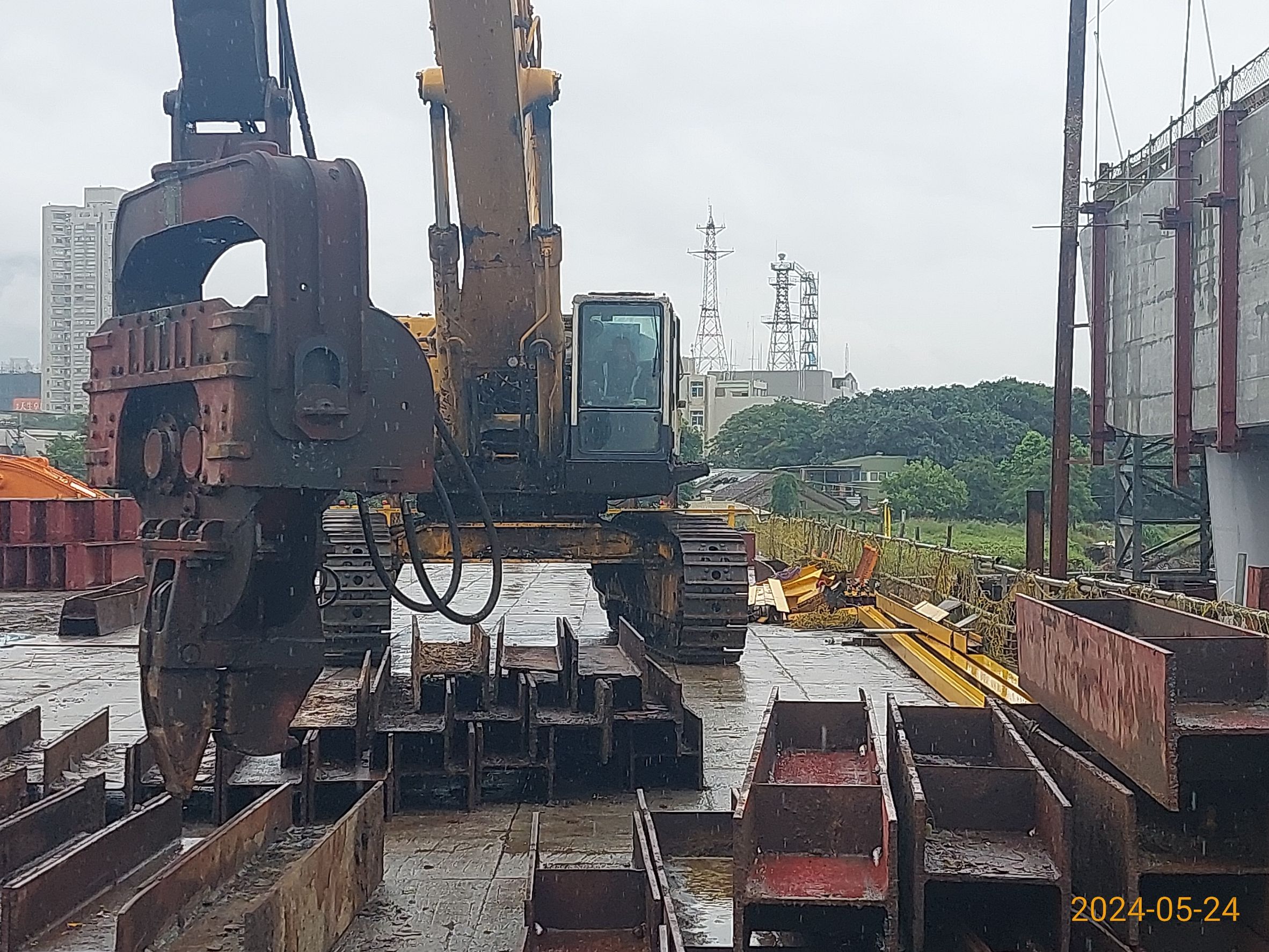 P18場撐箱梁構台施作