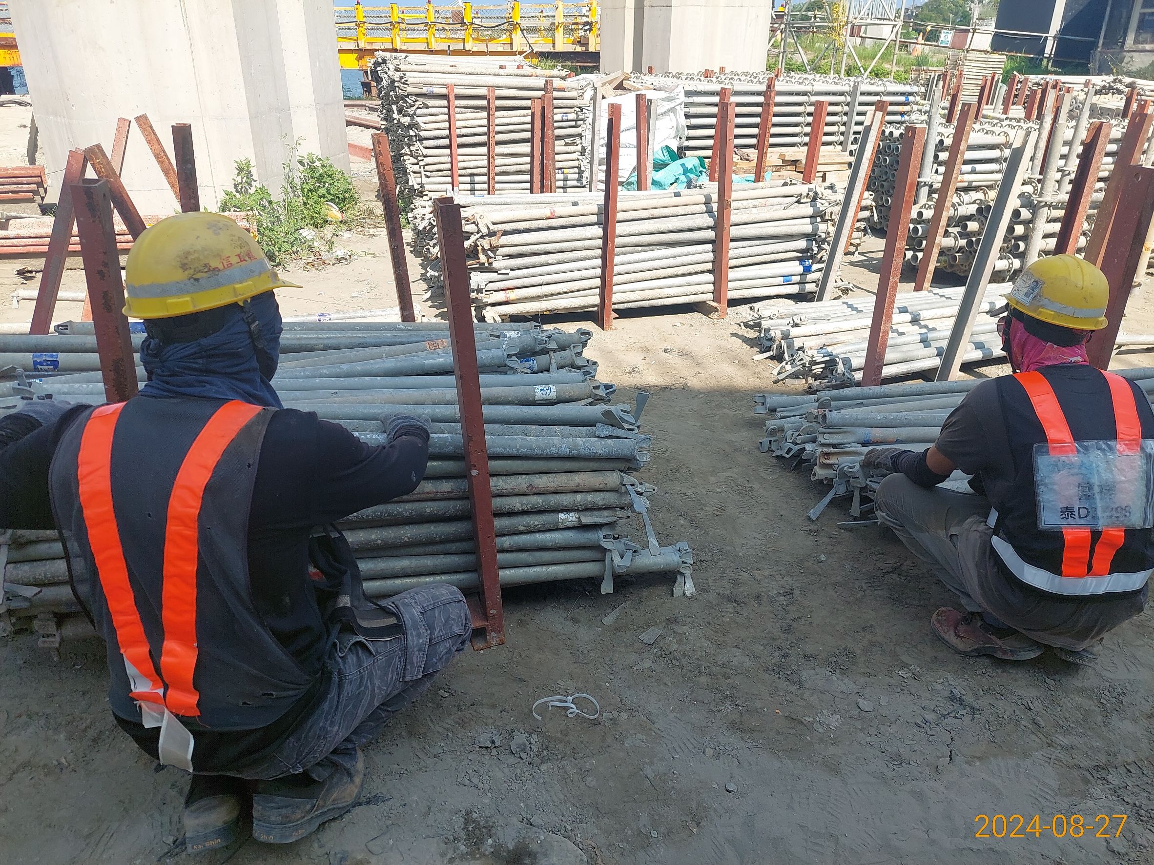 RL2B場撑段版梁支撐架拆除