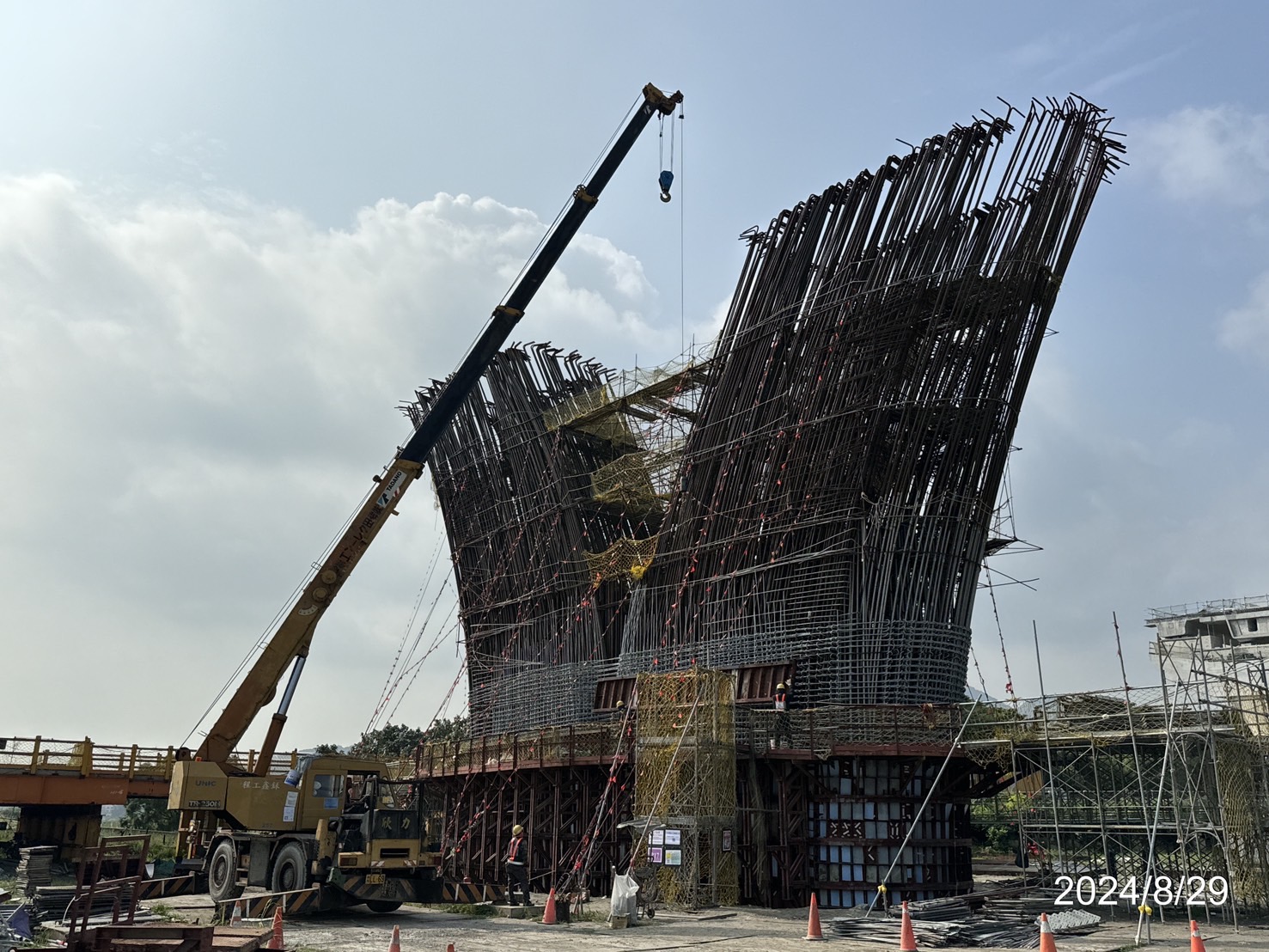 P17墩柱第5昇層鋼模組立