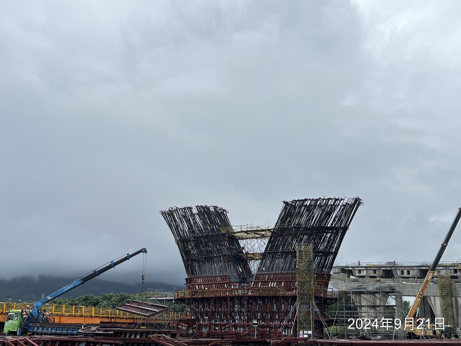 P17墩柱鋼模組立