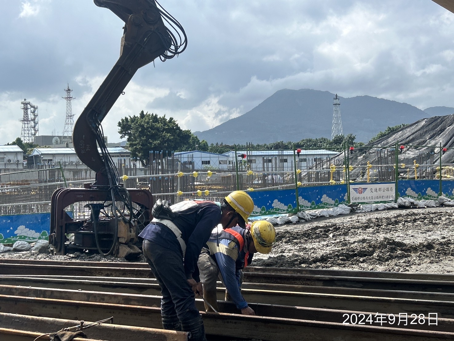 MR1-L10擋土牆鋼板樁打設