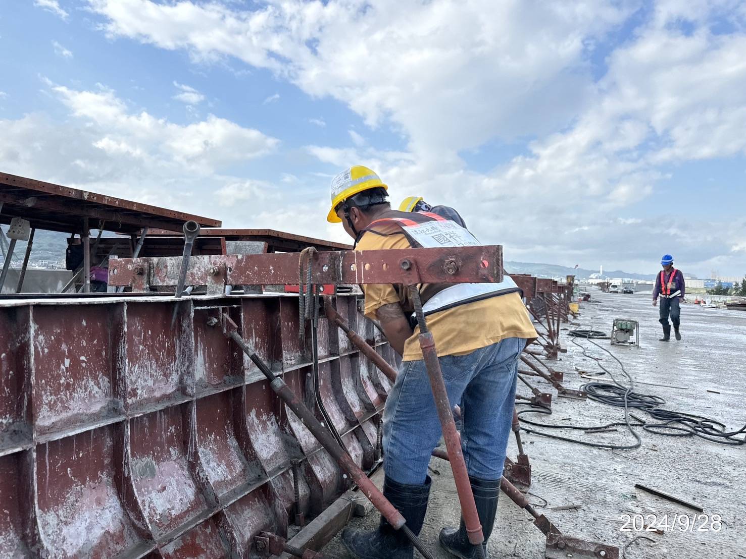 U3S護欄鋼模調整