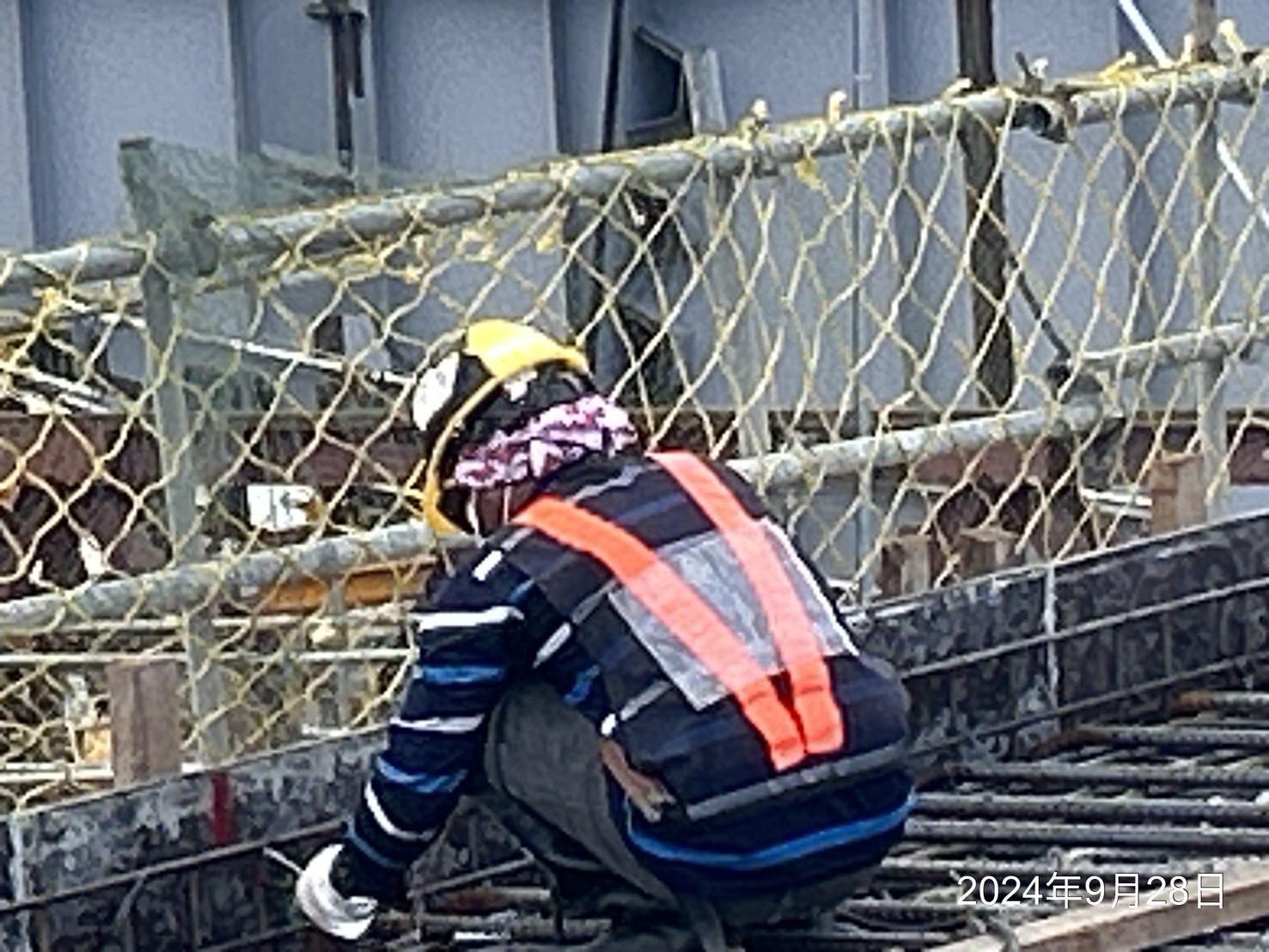 L05-3場撑段箱型梁頂版高程筋施作