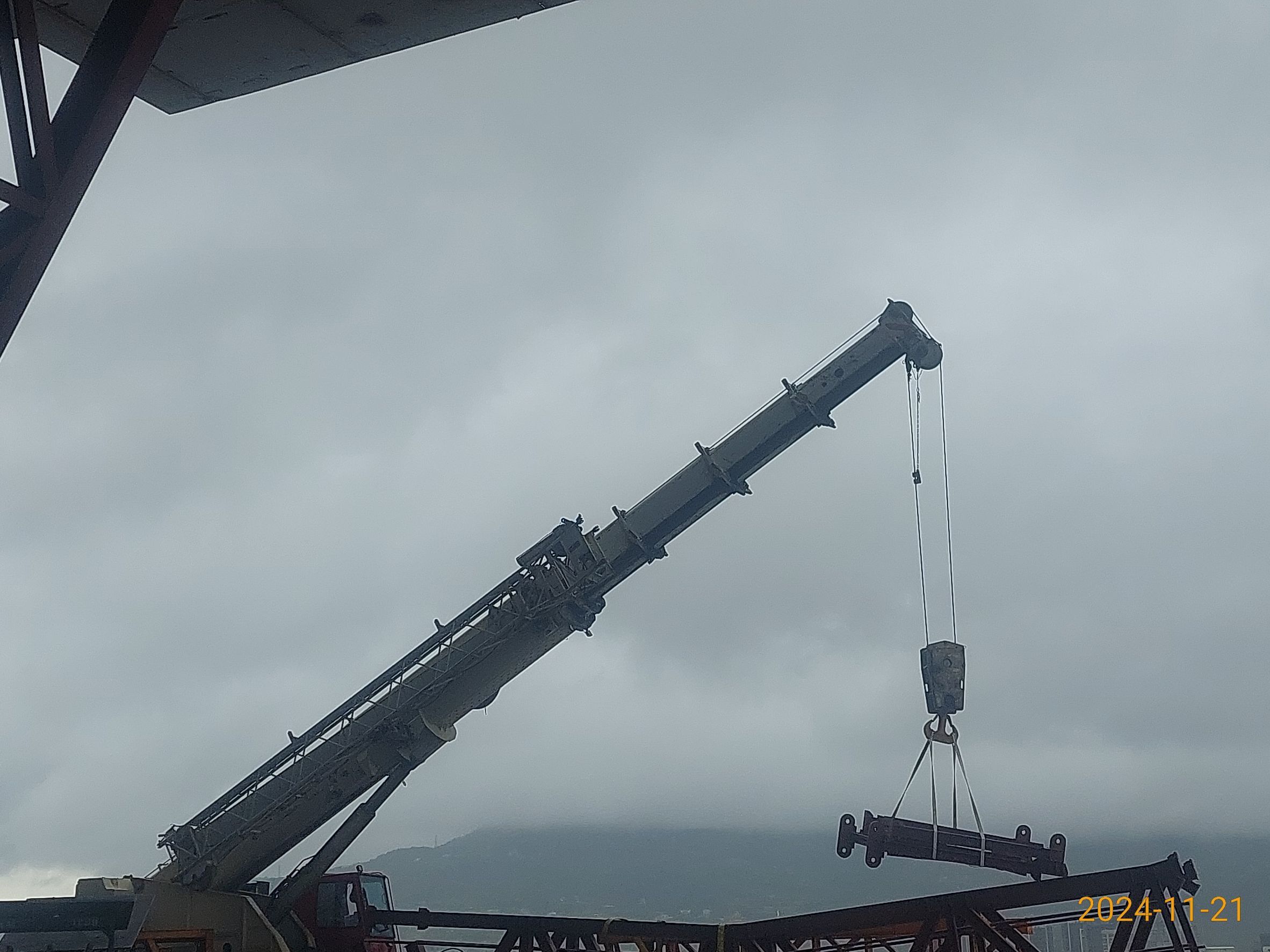 B.O.T 銲接平台工作車進料地組