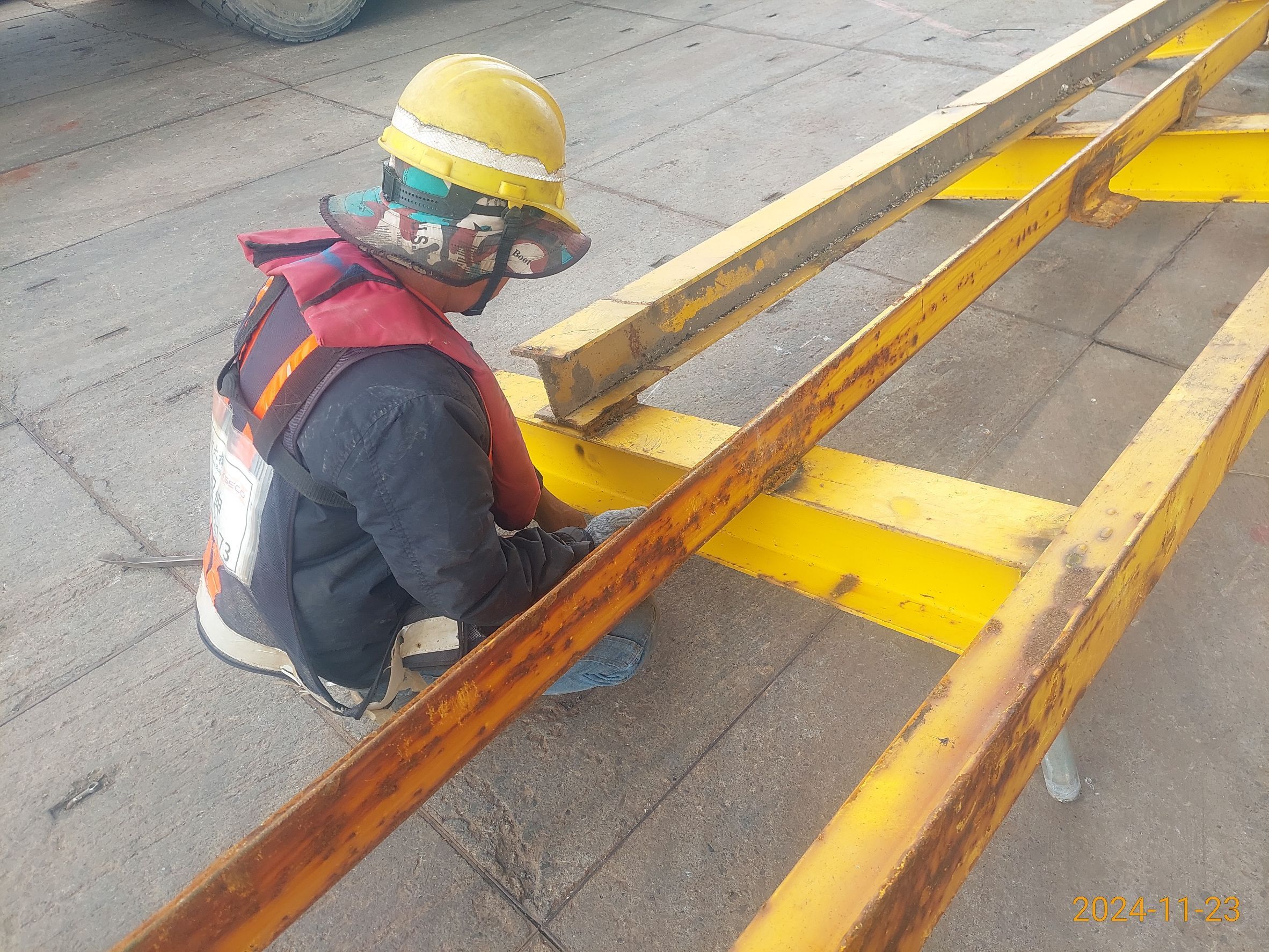 P130-P140施工便橋局部拆除